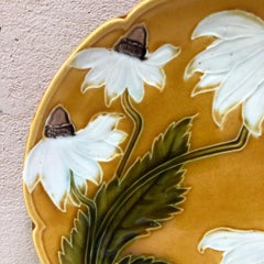 Majolica White Daisies Platter, circa 1900