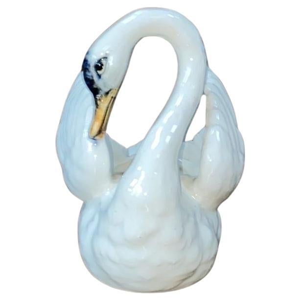 Jardinière in maiolica a forma di cigno bianco Delphin Massier, 1890 ca. in vendita 1