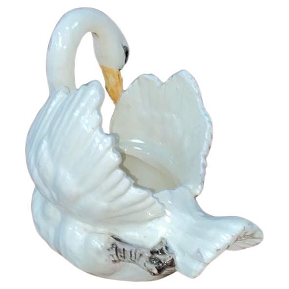 Jardinière in maiolica a forma di cigno bianco Delphin Massier, 1890 ca. in vendita 2