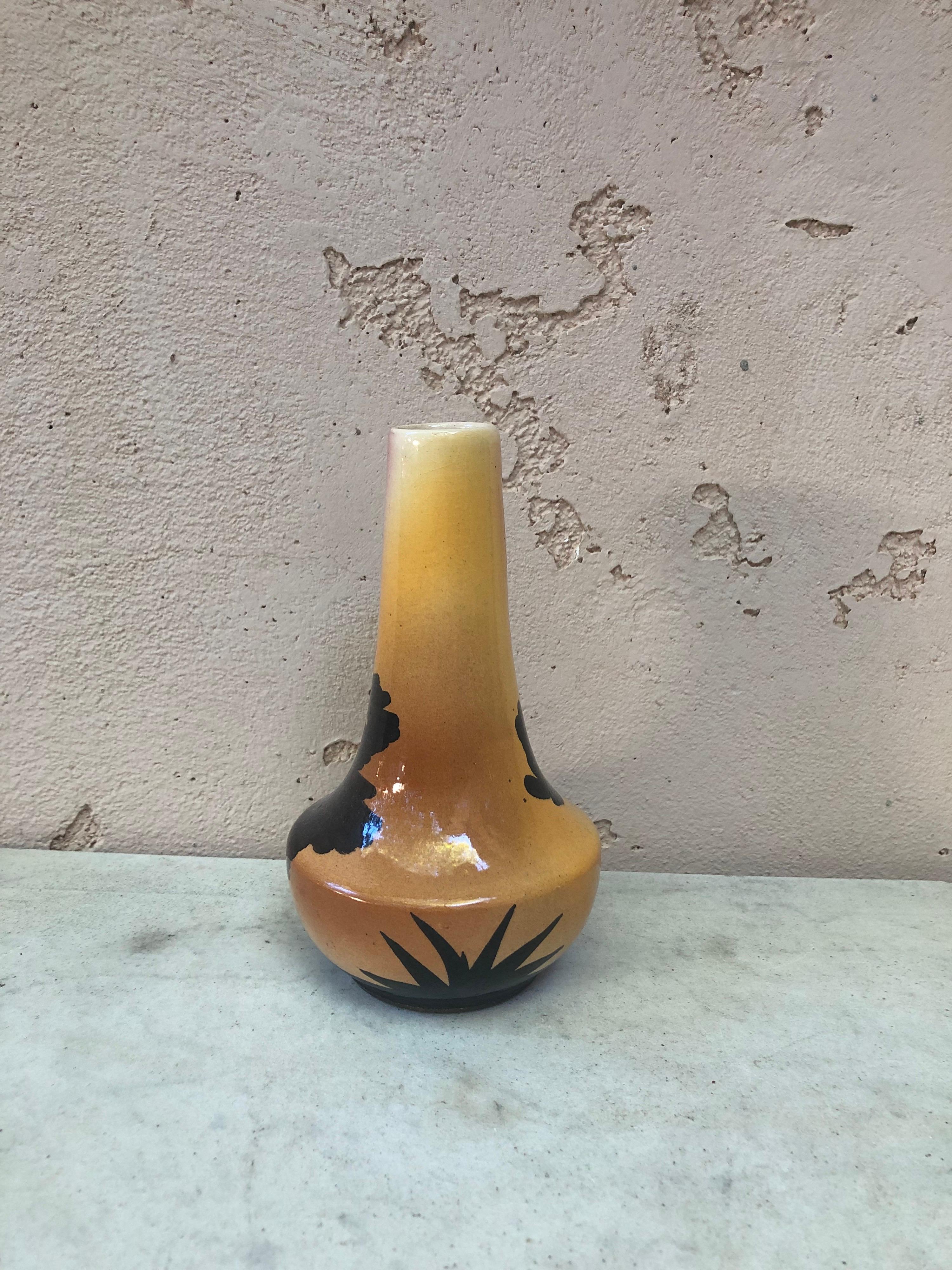 Majolika-Vase mit Cicada Sicard, um 1950 (Moderne der Mitte des Jahrhunderts) im Angebot
