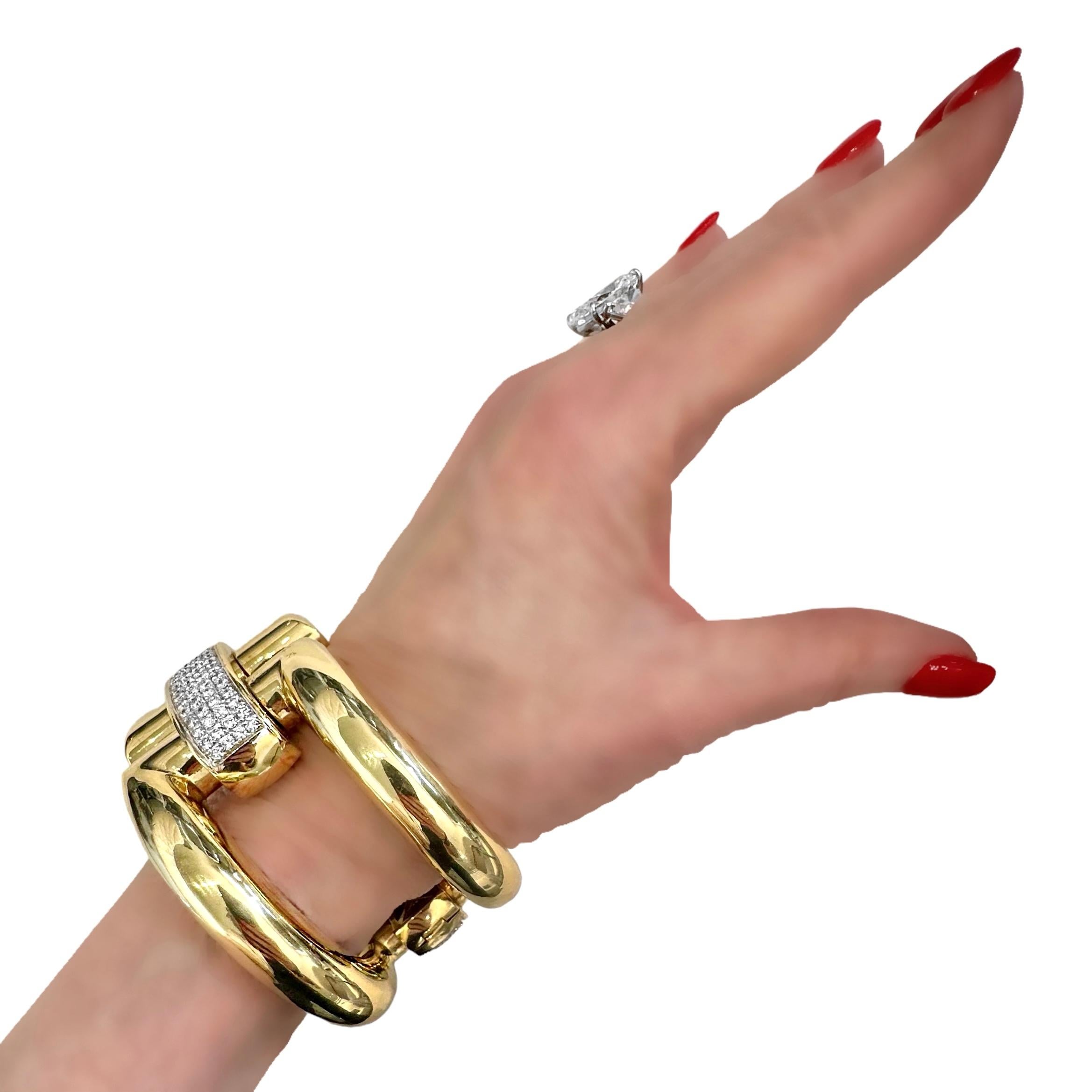 Bracelet manchette en or 18K avec maillons de connexion en diamant de 1,5 pouces de large en vente 9