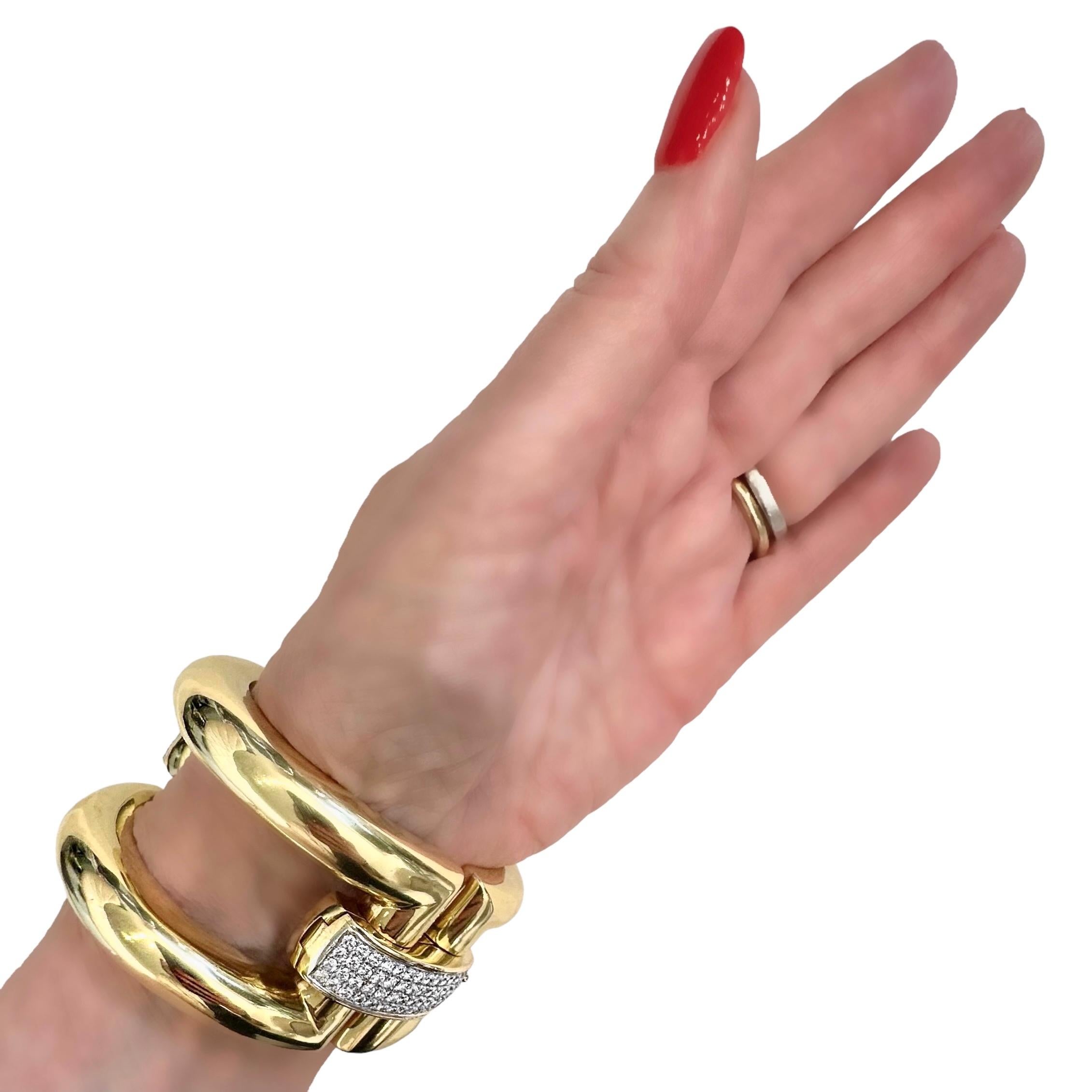 Bracelet manchette en or 18K avec maillons de connexion en diamant de 1,5 pouces de large en vente 10