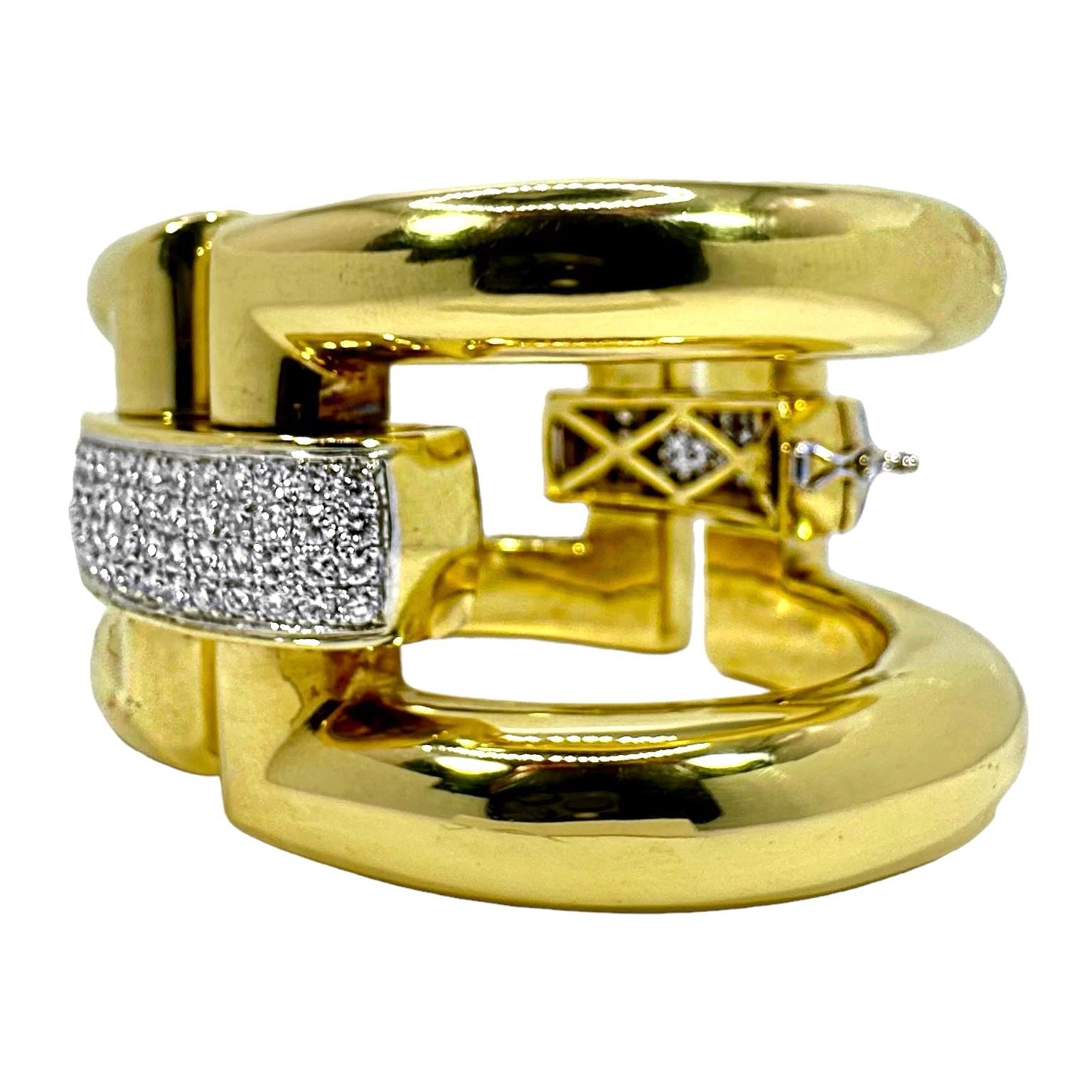 Moderne Bracelet manchette en or 18K avec maillons de connexion en diamant de 1,5 pouces de large en vente