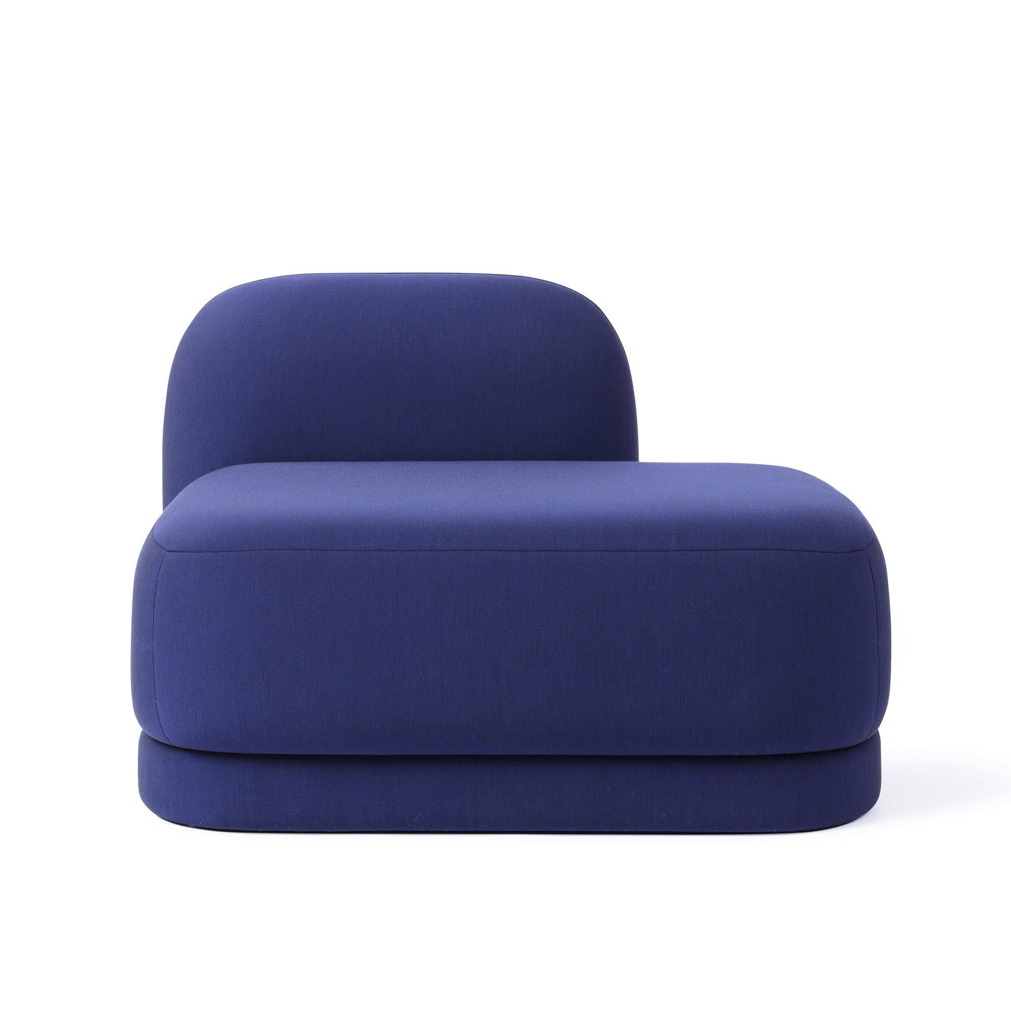Major Tom Chaise lounge designed by Thomas Dariel
Dimensions: D 87 x W 112 x H 76 cm
Materials: Structure in solid timber and plywood. Memory foam Base and seating fully upholstered in fabric.
Available in Finishes: Kvadrat Premium Collection,