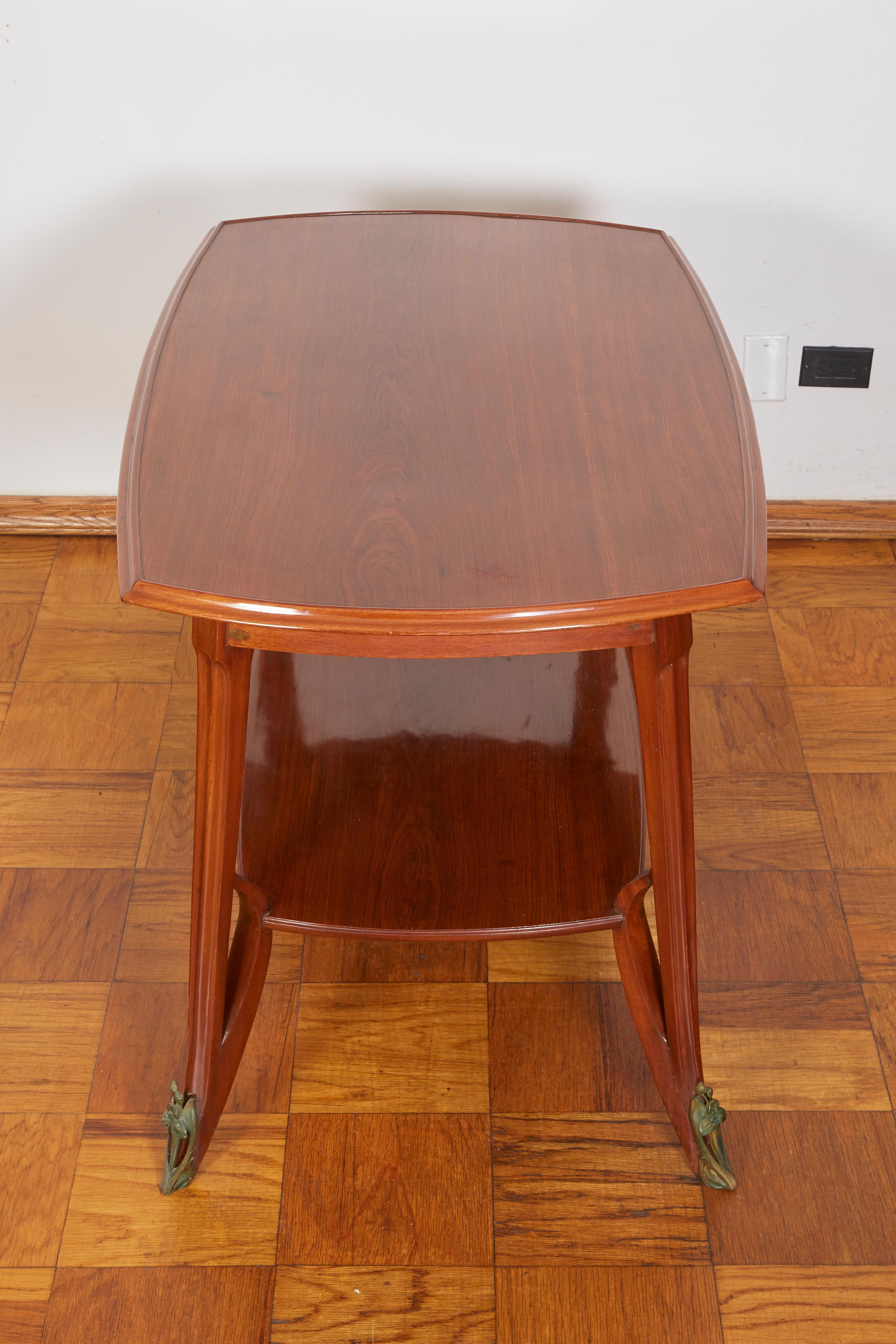 Table Majorelle Art Nouveau à deux niveaux en bronze doré en vente 2
