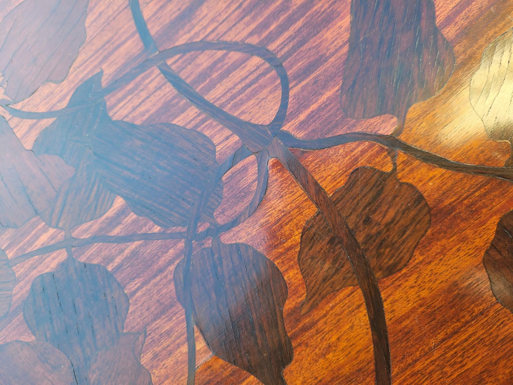 Français Table à thé Clématis, Art Nouveau, fin 19e-début 20e siècle en vente