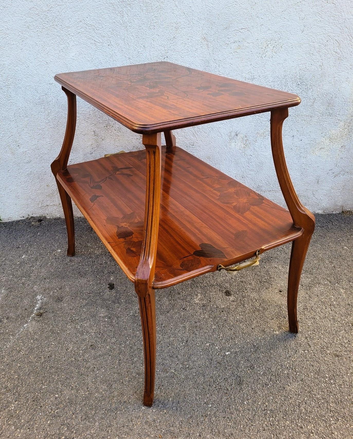 Bois Table à thé Clématis, Art Nouveau, fin 19e-début 20e siècle en vente