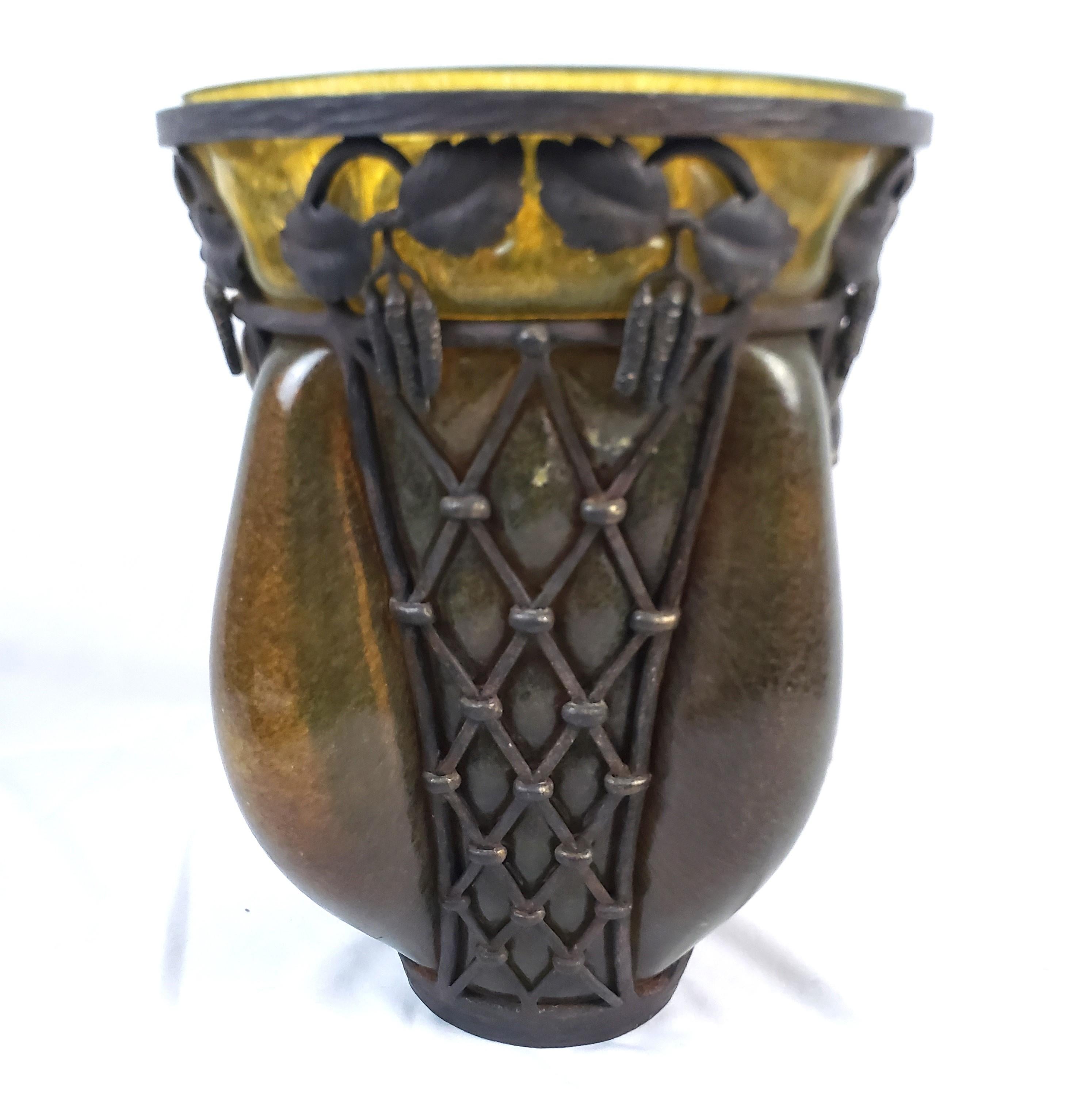 Majorelle & Daum Nancy Signed Large Antique Art Deco Deep Amber Art Glass Vase For Sale 4
