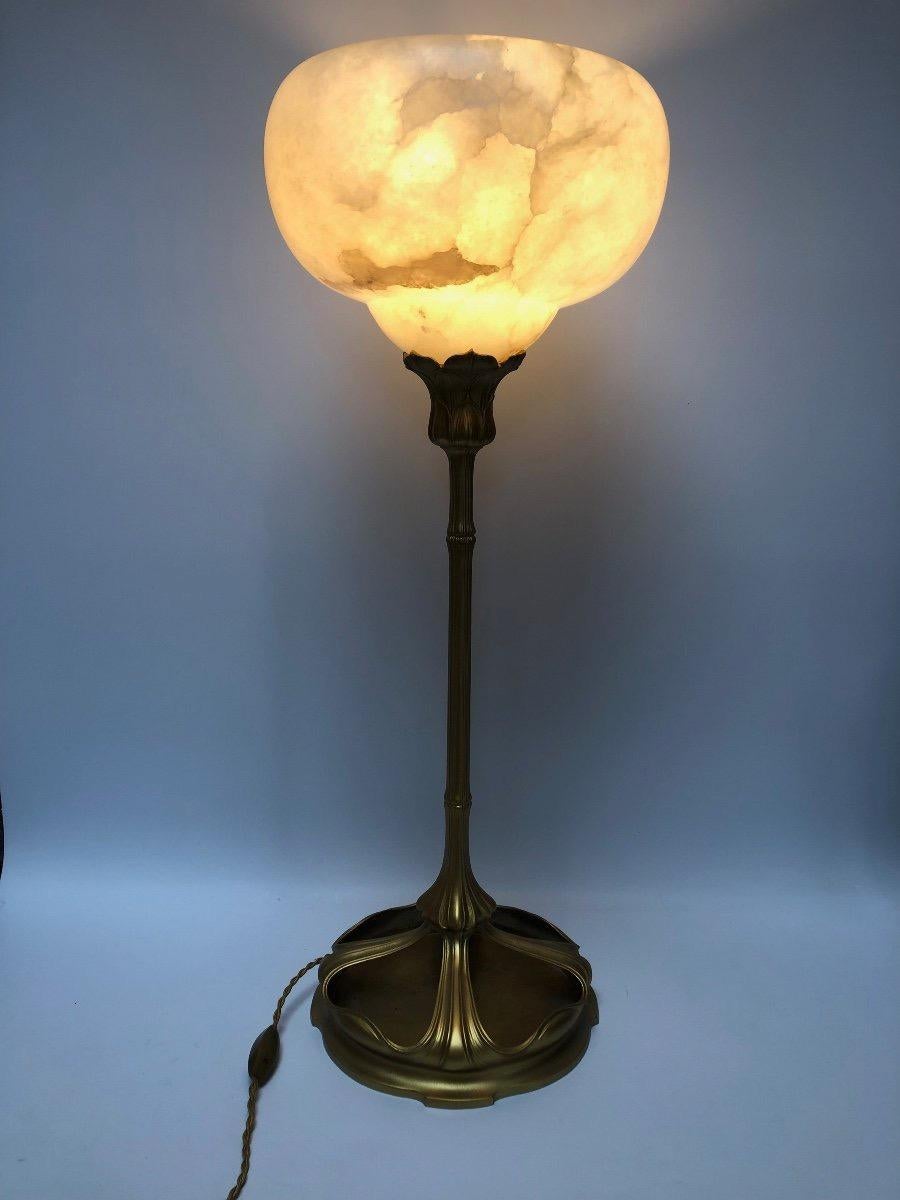 Majorelle Exceptional and Rare Art Nouveau Bronze and Alabaster Lamp For Sale 4