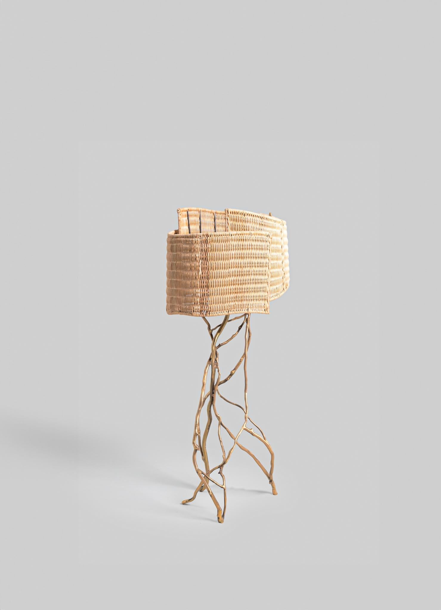 XXIe siècle et contemporain Lampe à poser Majuli en laiton, Viya by Vikram Goyal en vente