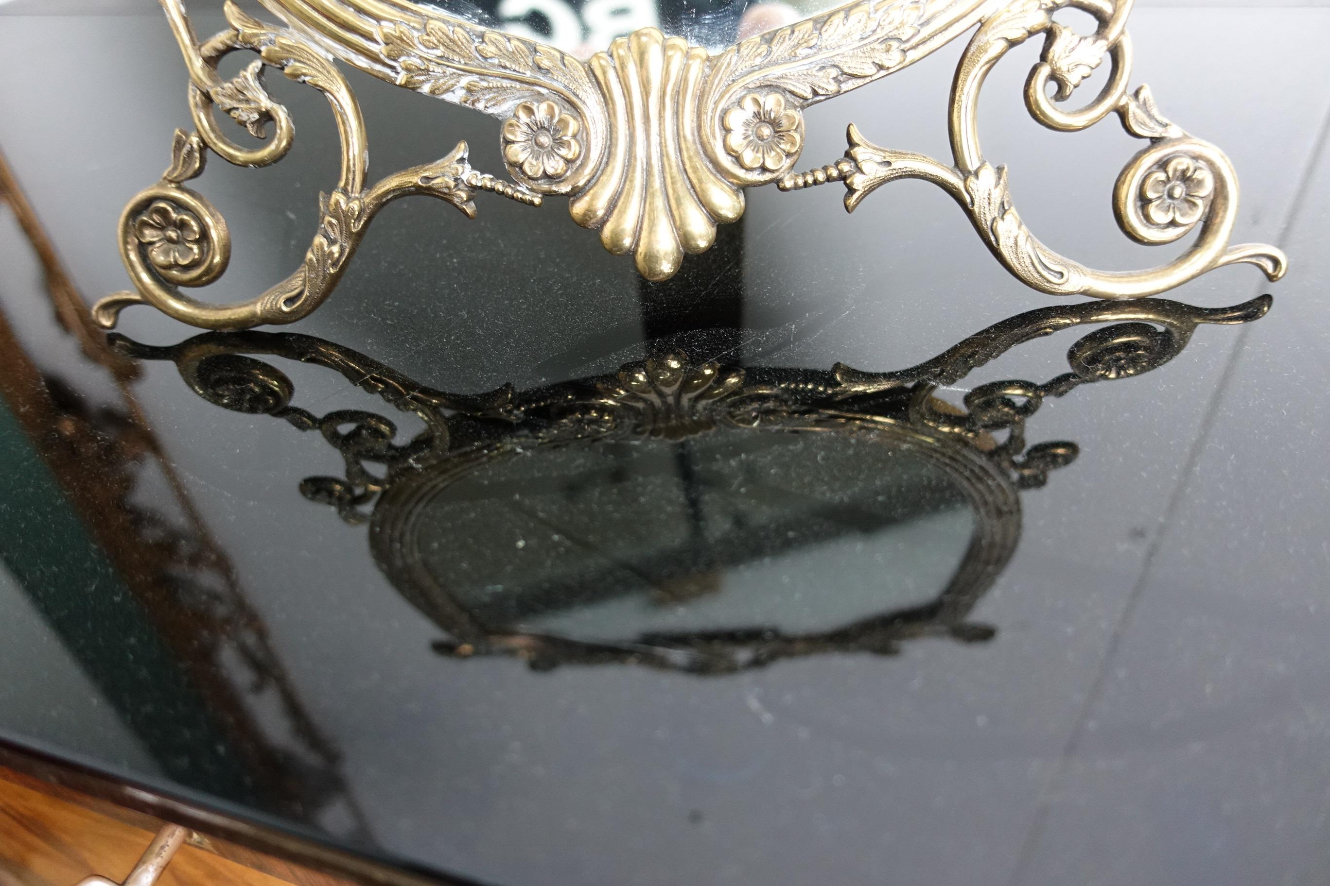 Make-Up Mirror in Brass For Sale 2