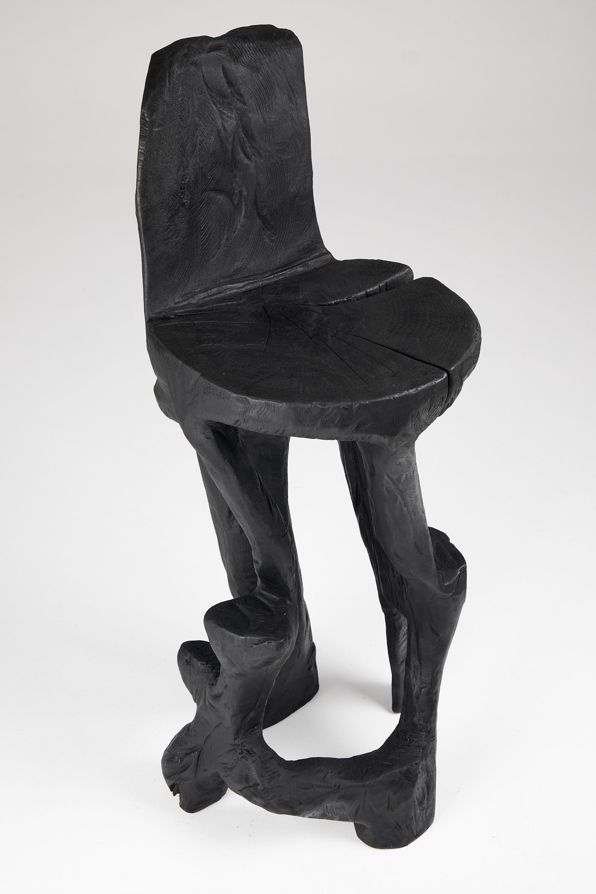 Makha, Skulpturaler Barstuhl aus Massivholz, Original zeitgenössisches Design, Logniture im Angebot 3