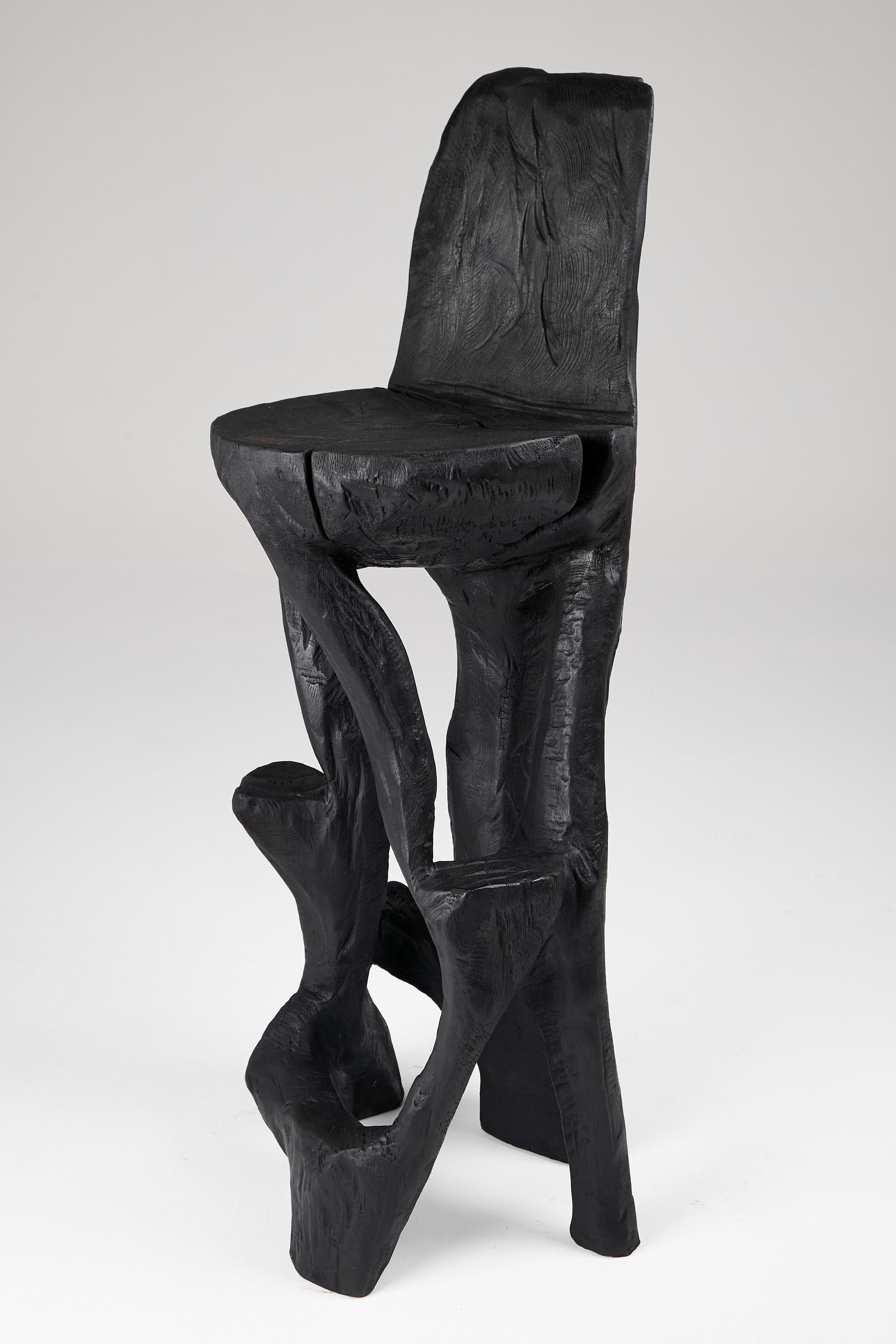 Makha, Skulpturaler Barstuhl aus Massivholz, Original zeitgenössisches Design, Logniture im Angebot 4