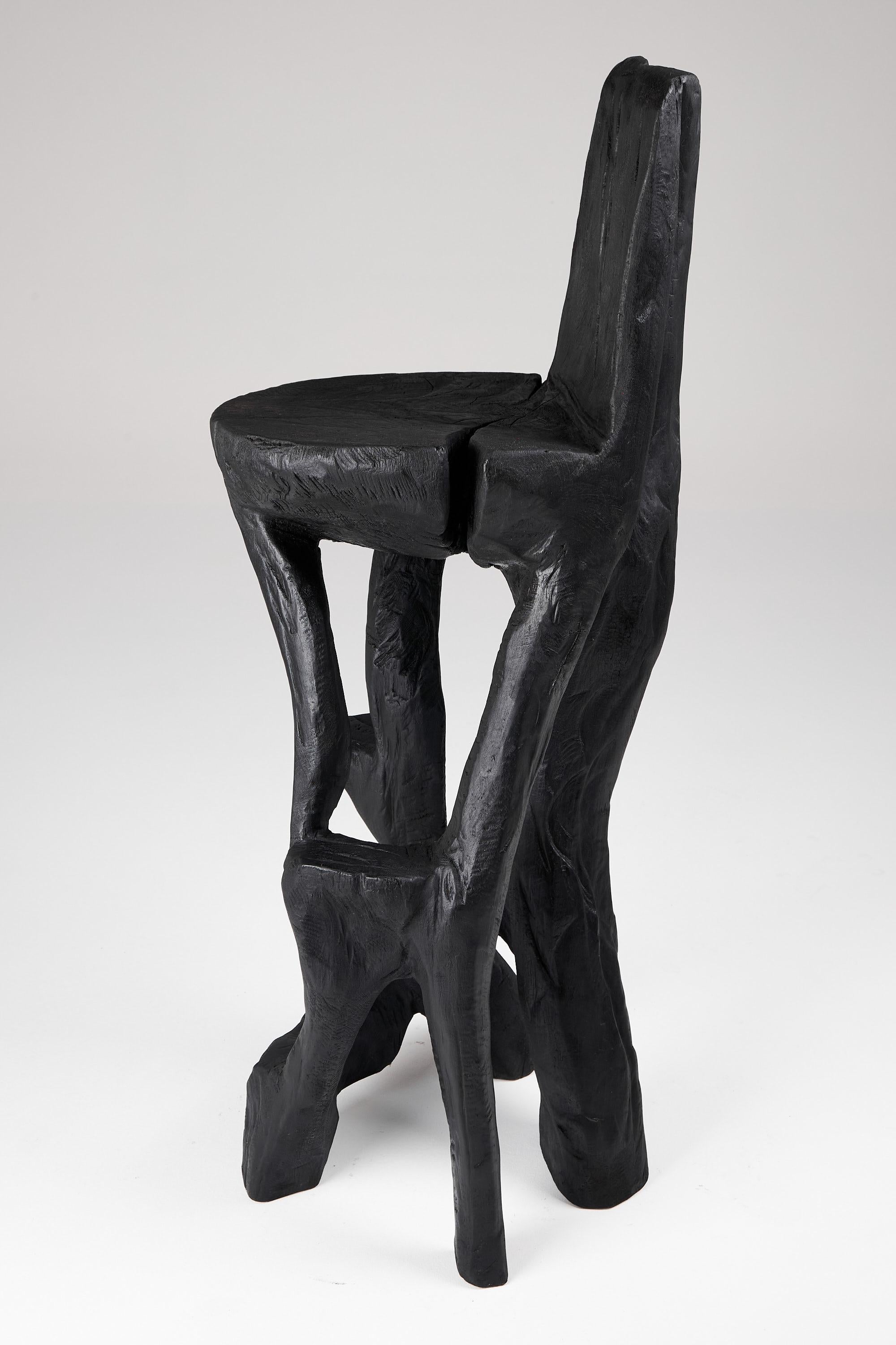 Makha, Skulpturaler Barstuhl aus Massivholz, Original zeitgenössisches Design, Logniture im Angebot 5