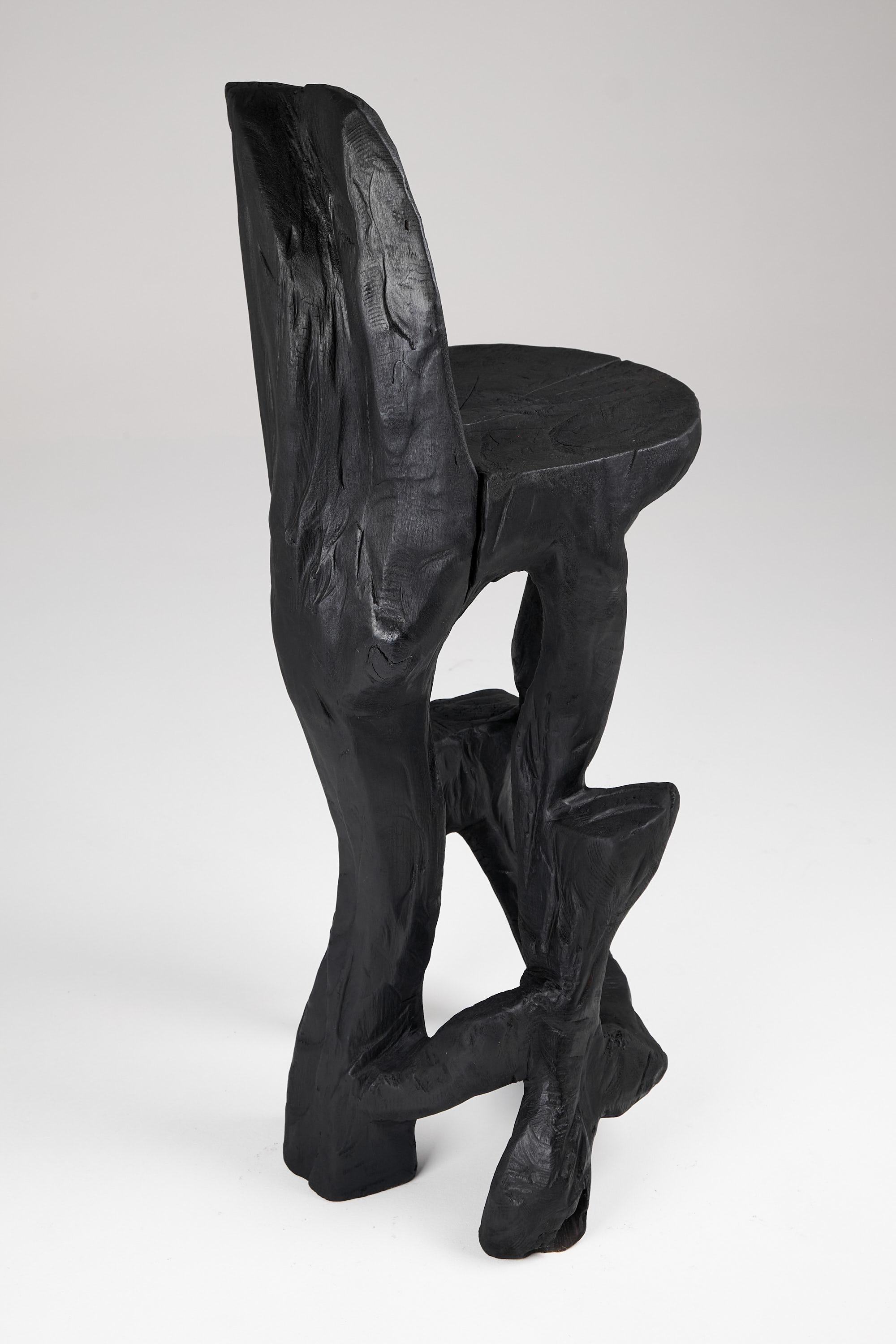 Makha, Skulpturaler Barstuhl aus Massivholz, Original zeitgenössisches Design, Logniture im Zustand „Neu“ im Angebot in Stara Gradiška, HR