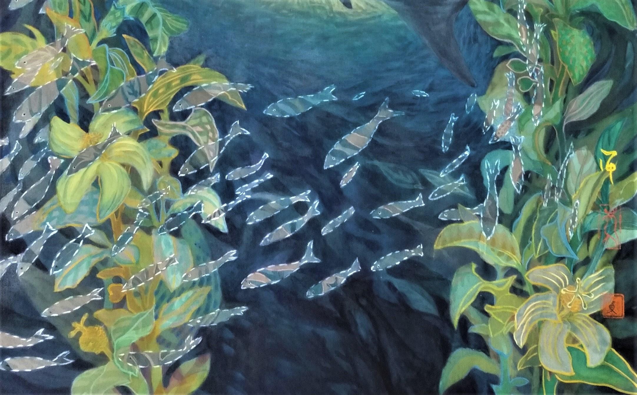 In a Forest of Fishes est l'œuvre de 2023 de Maki Kuchida. Maki peint avec des pigments minéraux naturels sur de la soie. L'œuvre évoque l'harmonie du monde marin où toutes les espèces de poissons peuvent vivre en toute liberté. 

La taille de