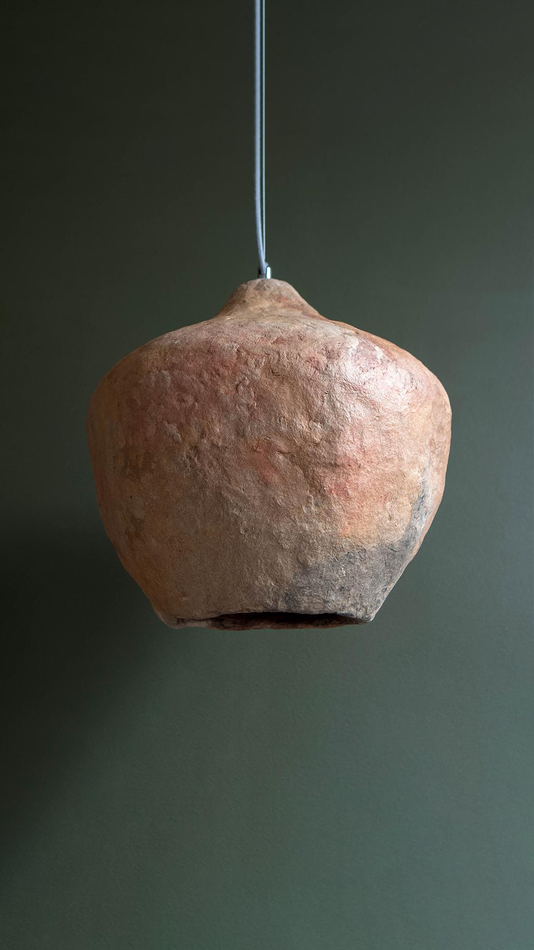 Ucraino Lampada a sospensione Makitra di Yalanzhi Objects in vendita
