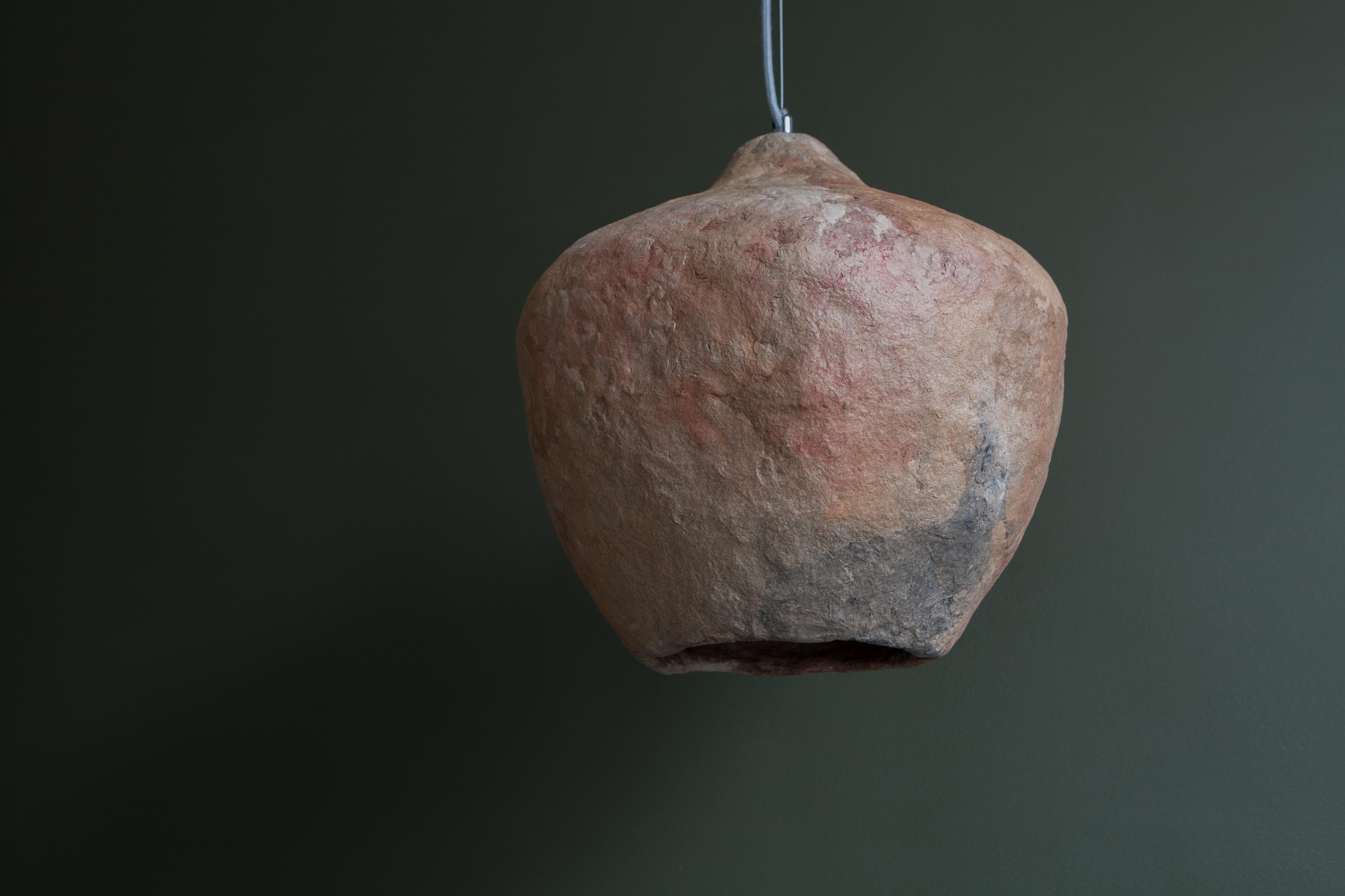 Altro Lampada a sospensione Makitra di Yalanzhi Objects in vendita