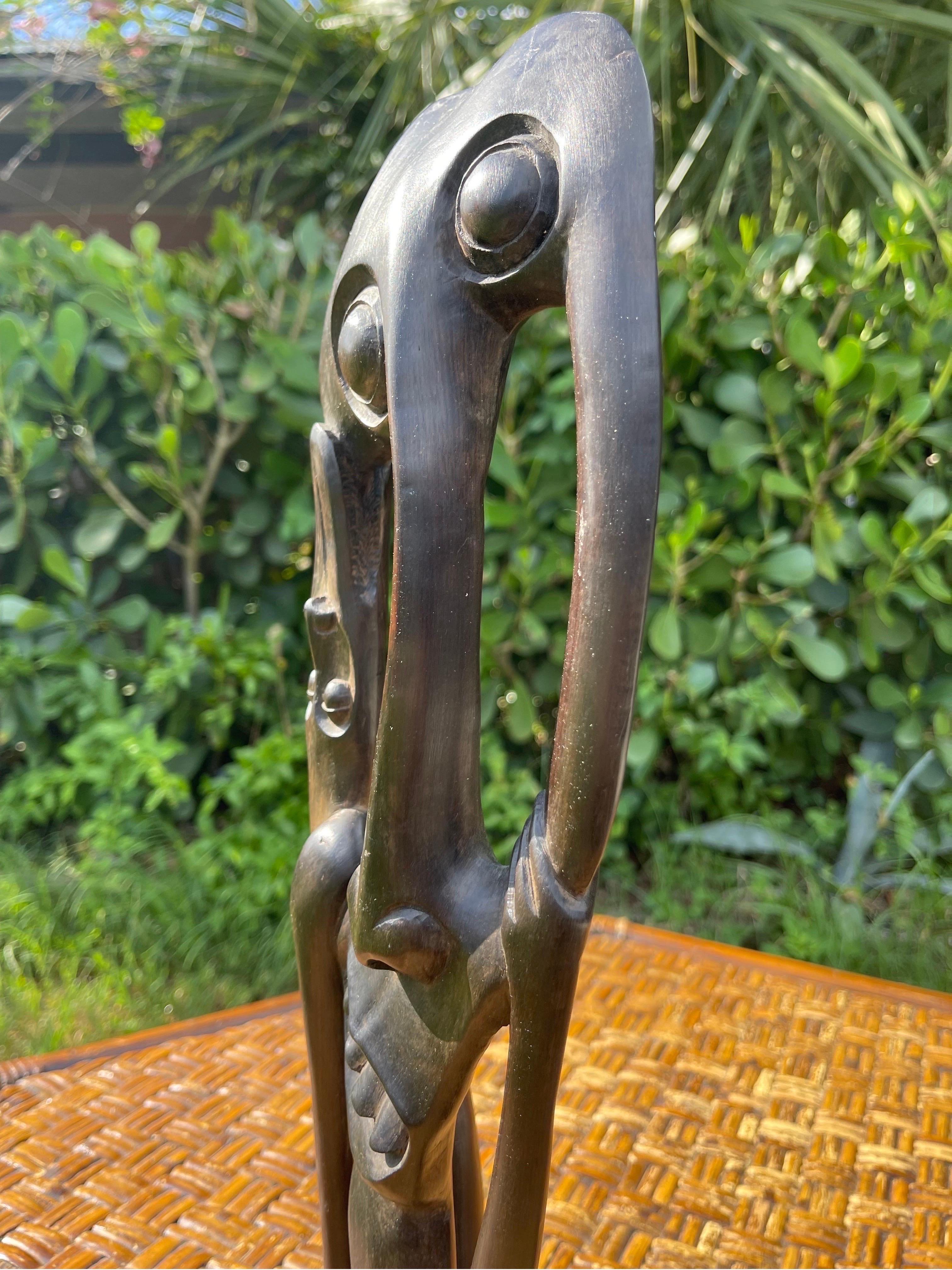 Sculpture africaine sculptée en ébène de Makonde représentant des visages abstraits Bon état - En vente à Jensen Beach, FL
