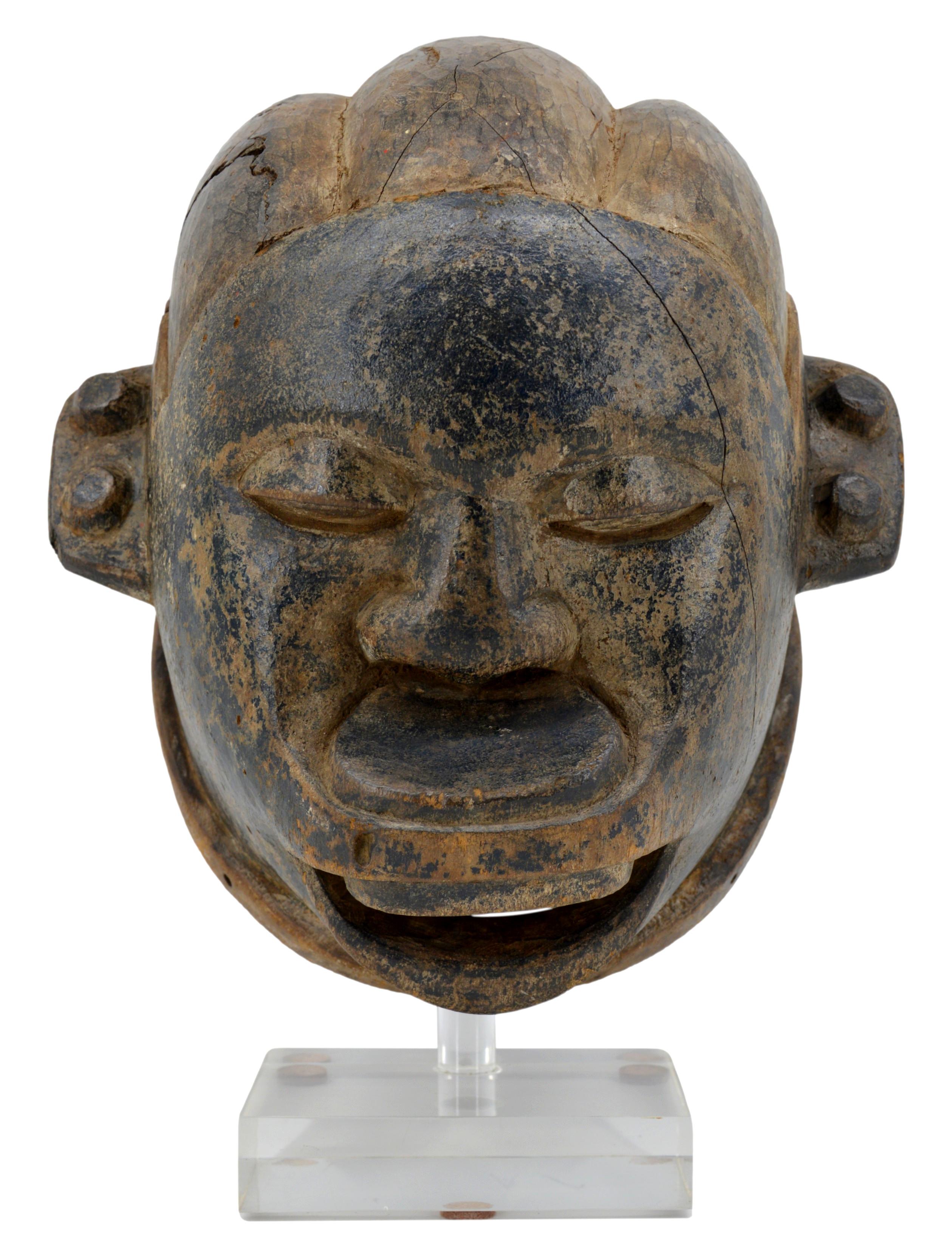 Makonde Mask Helmet, Africa, Early 20th Century For Sale 6