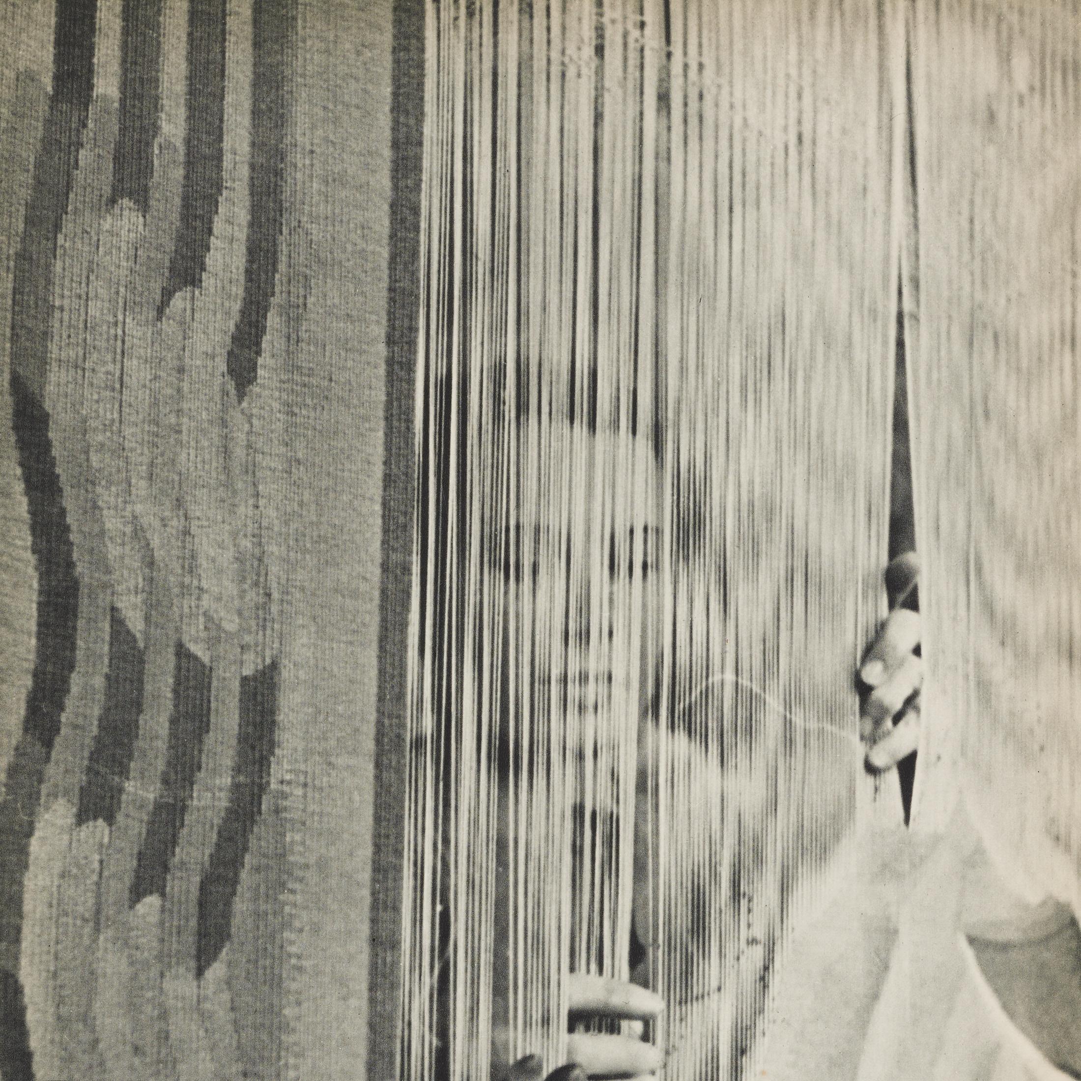 Makowska - Femme tisseuse Héliogravure des années 1930, Verve Magazine 1937, encadré en vente 2