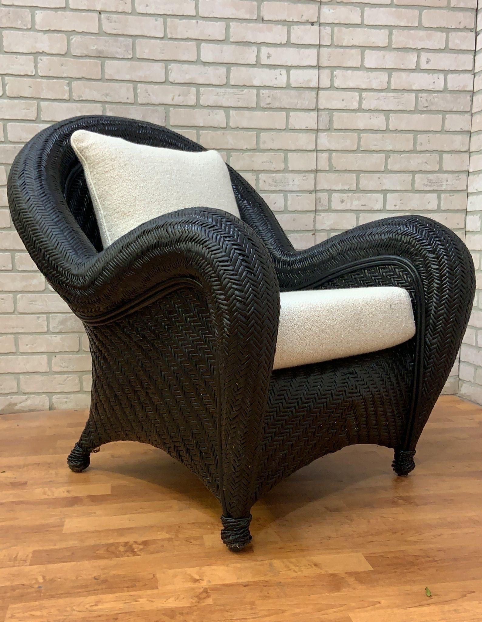 Pottery Barn Malabar - Sedie da salotto in vimini e rattan intrecciato con cuscini imbottiti di recente in bouclé - Coppia

Questa coppia di sedie lounge in rattan è la seduta perfetta per il tuo patio. Queste provengono dalla collezione di vimini