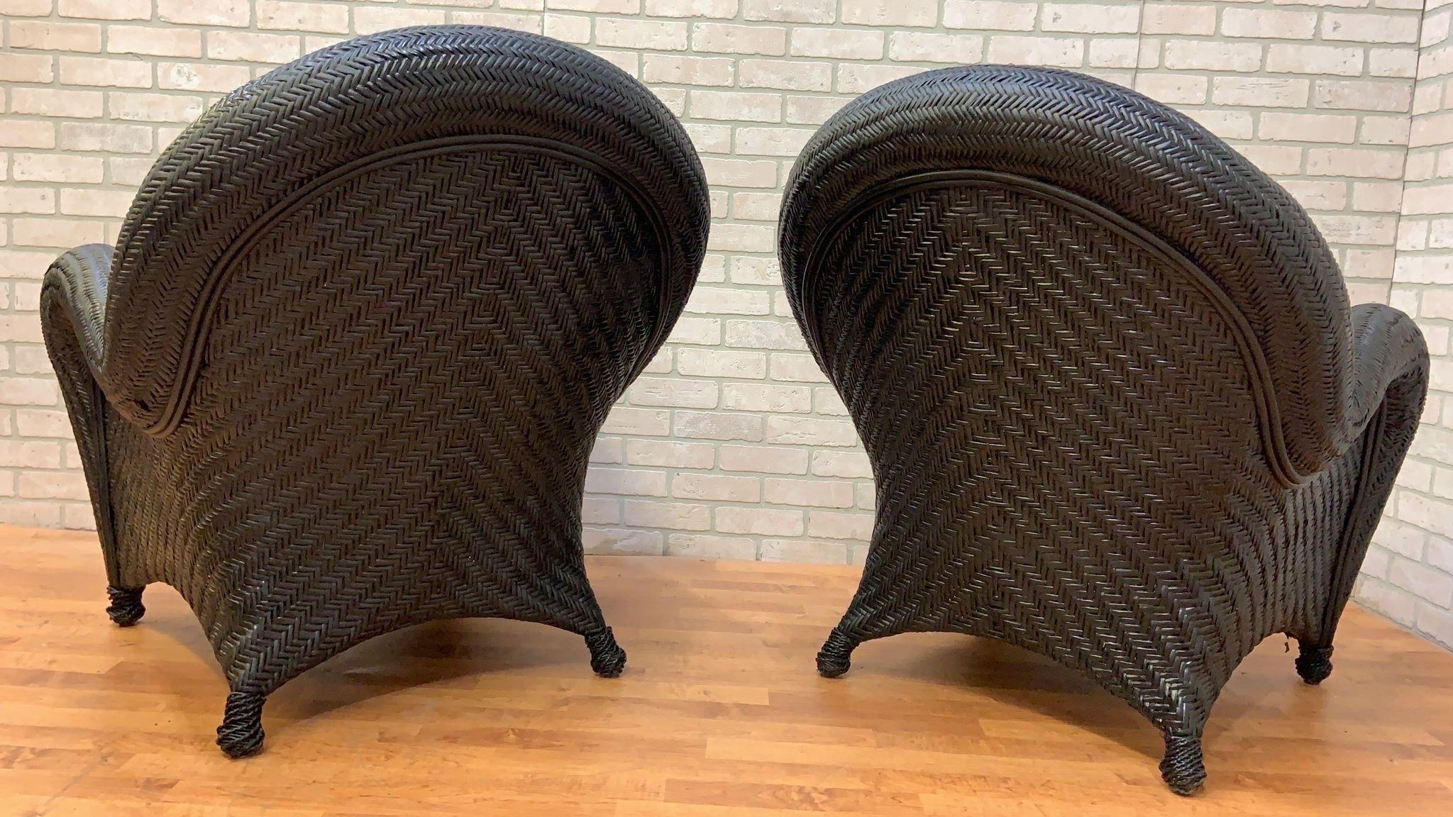 Sedie da salotto Malabar in vimini e rattan con cuscini imbottiti di recente - Coppia In condizioni buone in vendita a Chicago, IL