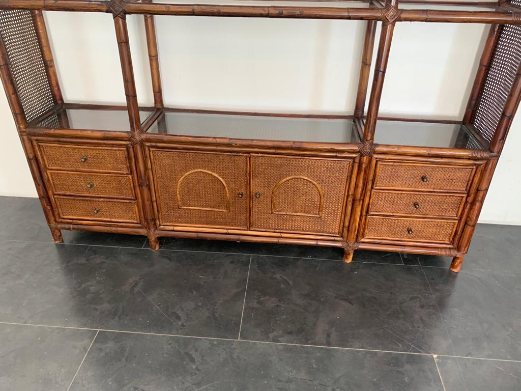 Malacca Rattan & Crystal Bookcase from Vivai del Sud, 1970s For Sale 1