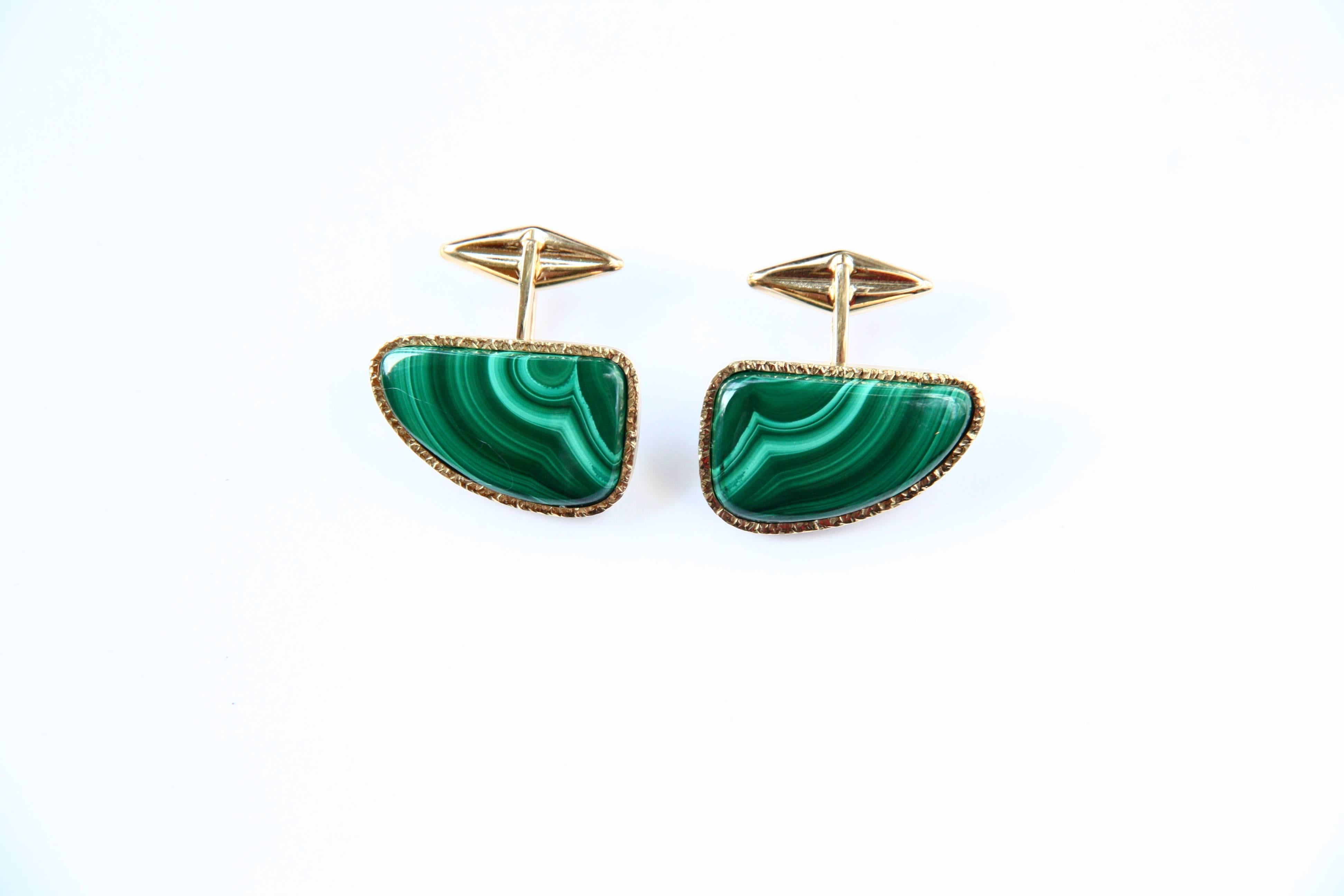  Very nice shape malachite cufflinks, 18kt Gold  gr. 6,73.
All Giulia Colussi jewelry is new and has never been previously owned or worn. Each item will arrive at your door beautifully gift wrapped in our boxes, put inside an elegant pouch or jewel