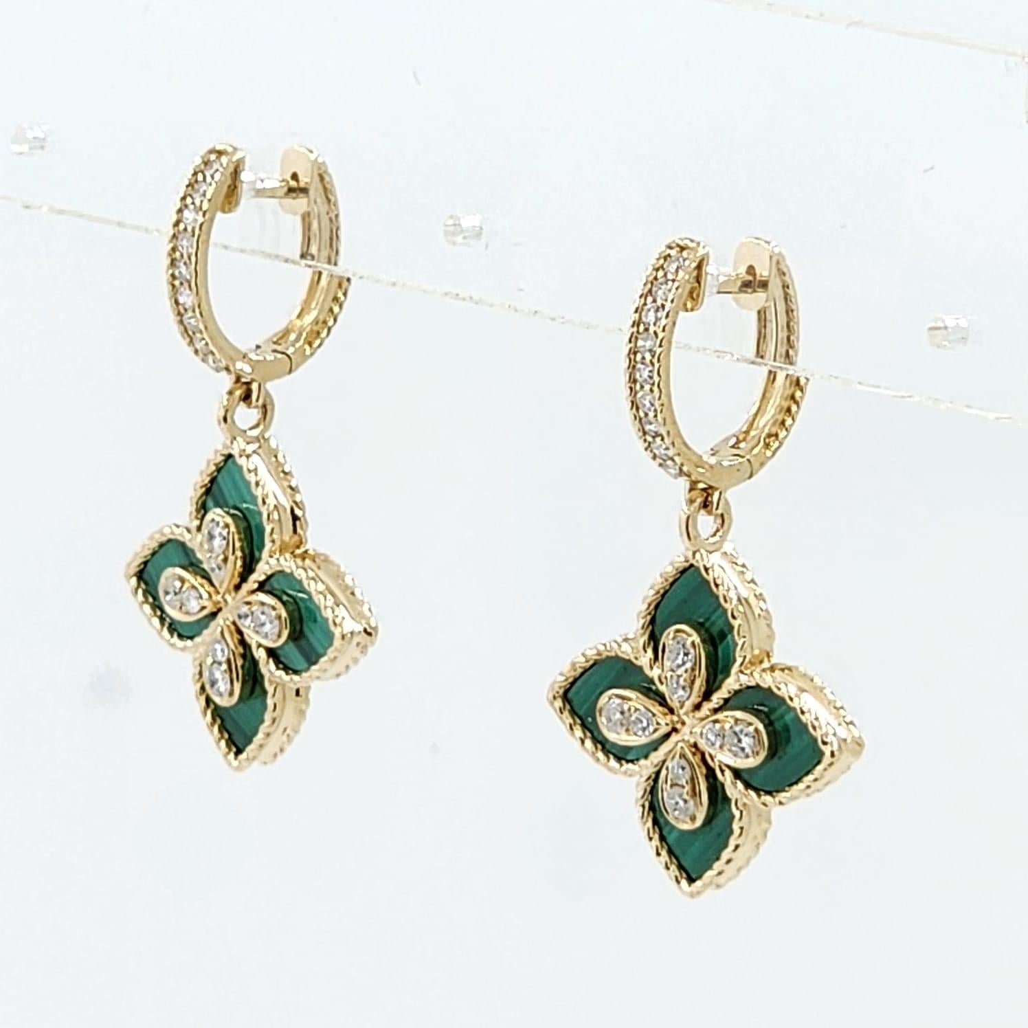 Malachite and Diamond Earrings in 14 Karat Yellow Gold In New Condition For Sale In Hong Kong, HK