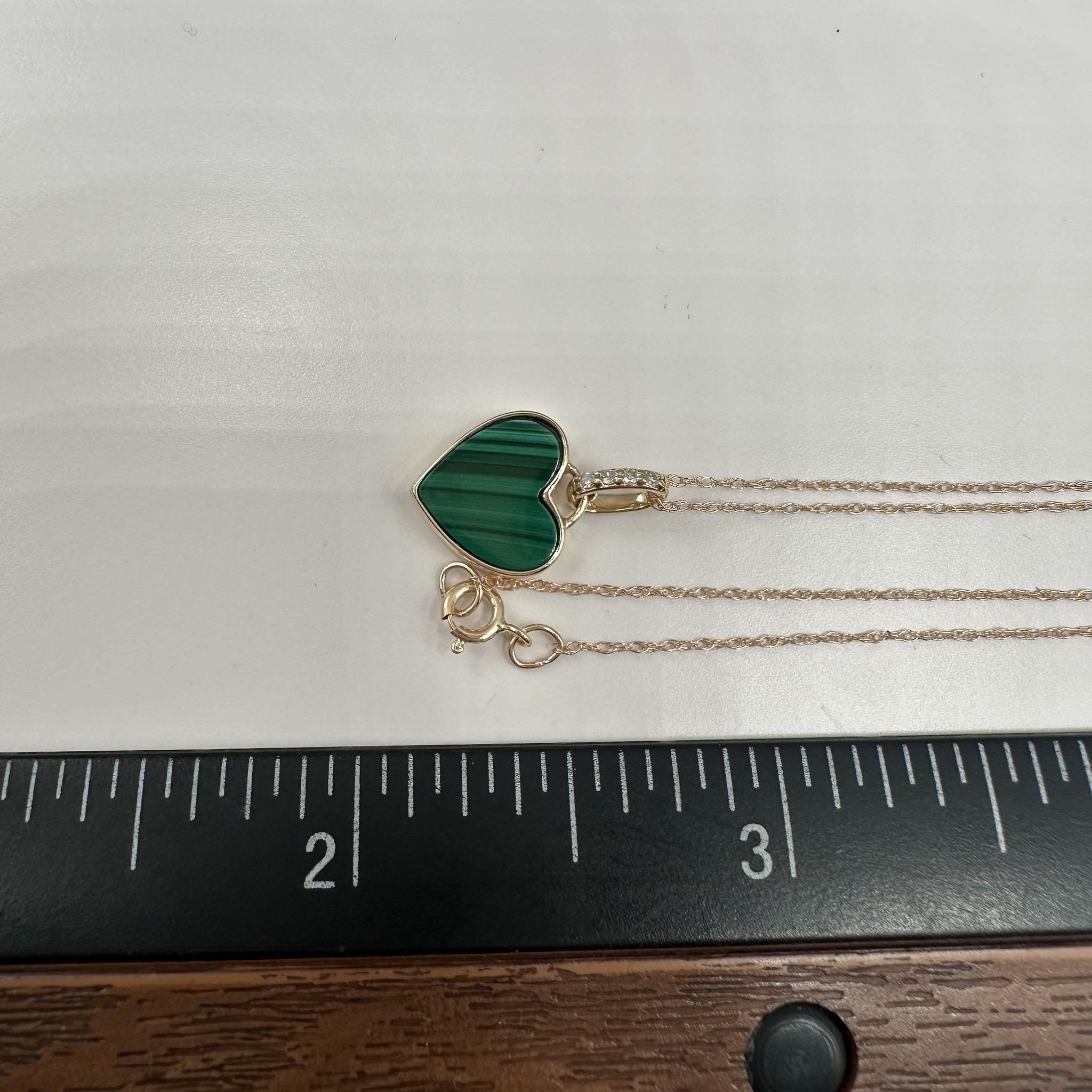 Donna Collana con cuore in malachite e diamanti in oro giallo 14kt - 0,03ctw, nuova in vendita