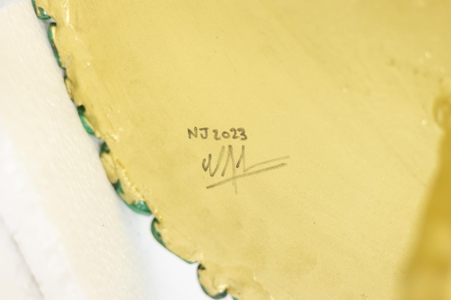 Malachite and gilded steel pedestal table. Contemporary work. For Sale 2