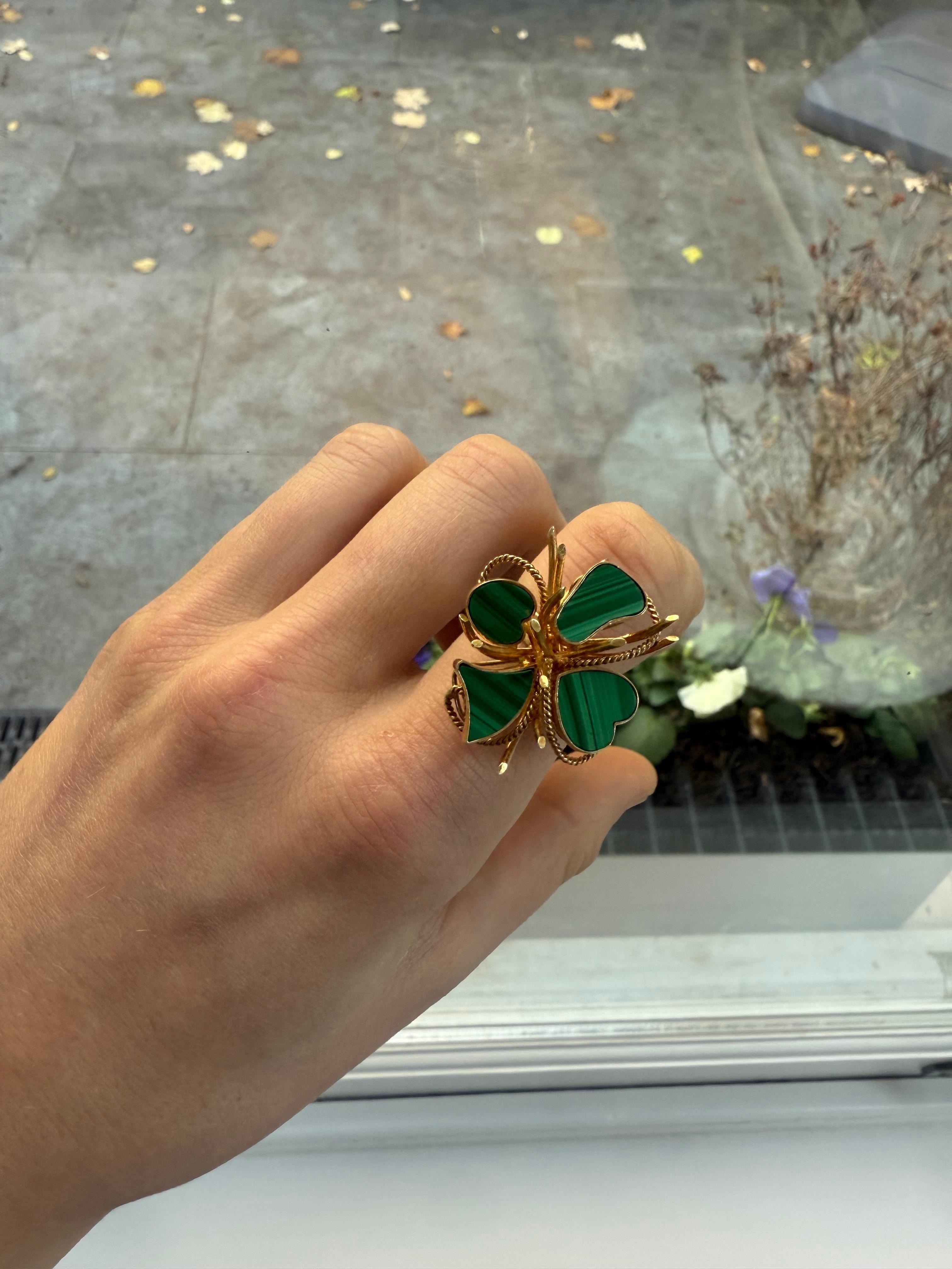 Anello Trifoglio in malachite e oro in vendita 3