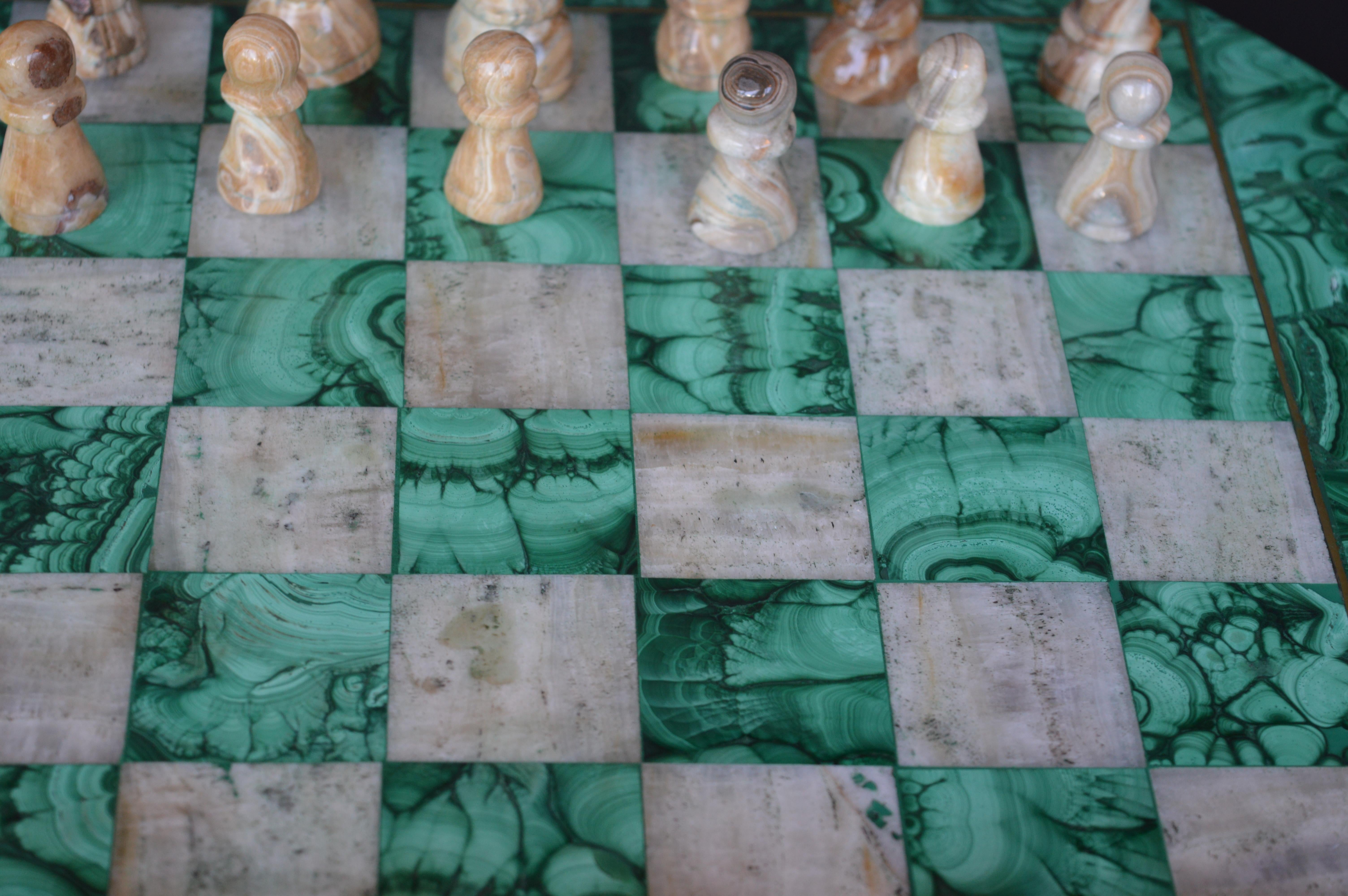 Jeu d'échecs en malachite et marbre 2