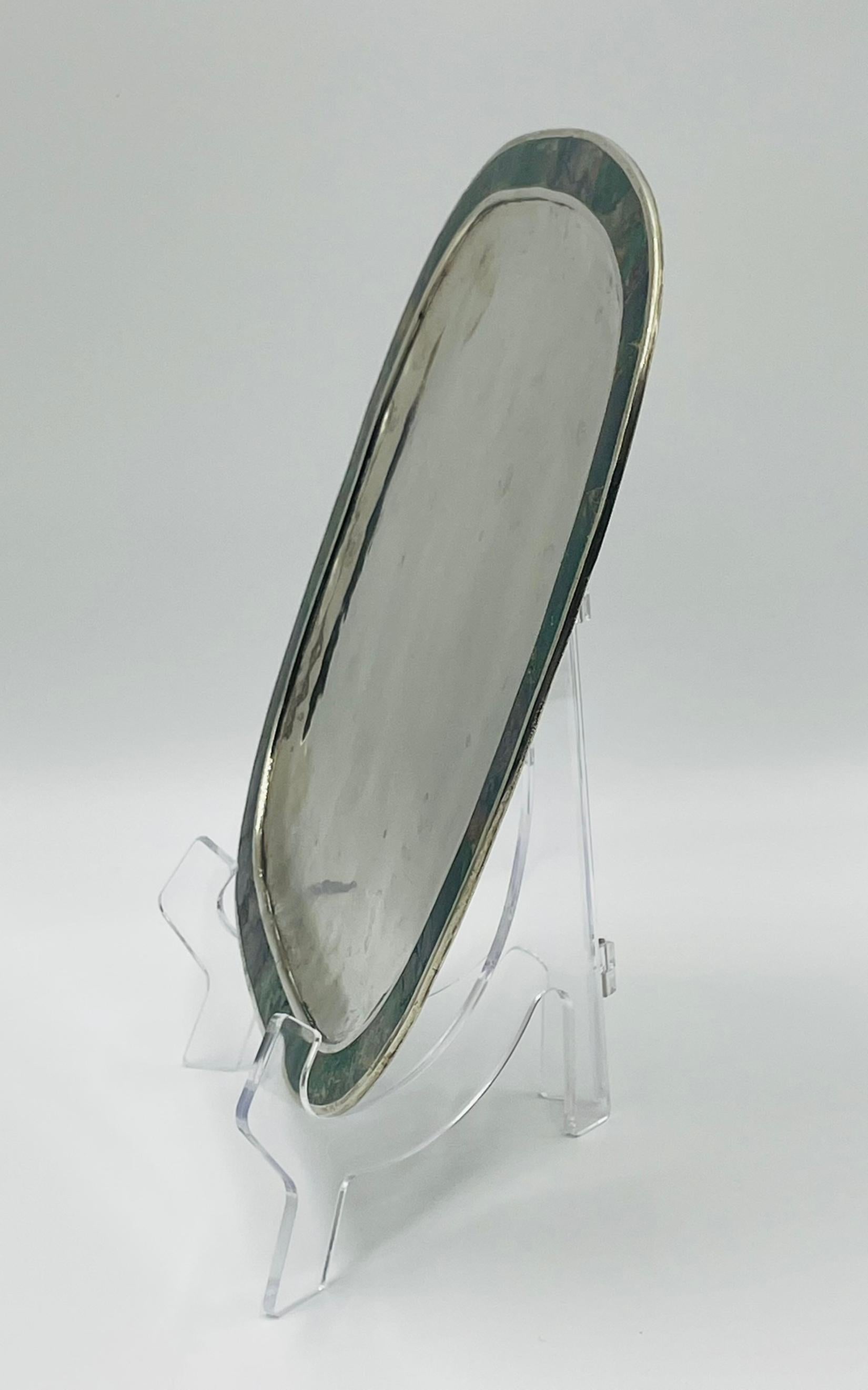 Fatto a mano Vassoio in malachite e placca d'argento, Messico, anni '50, nello stile di Los Castillo in vendita