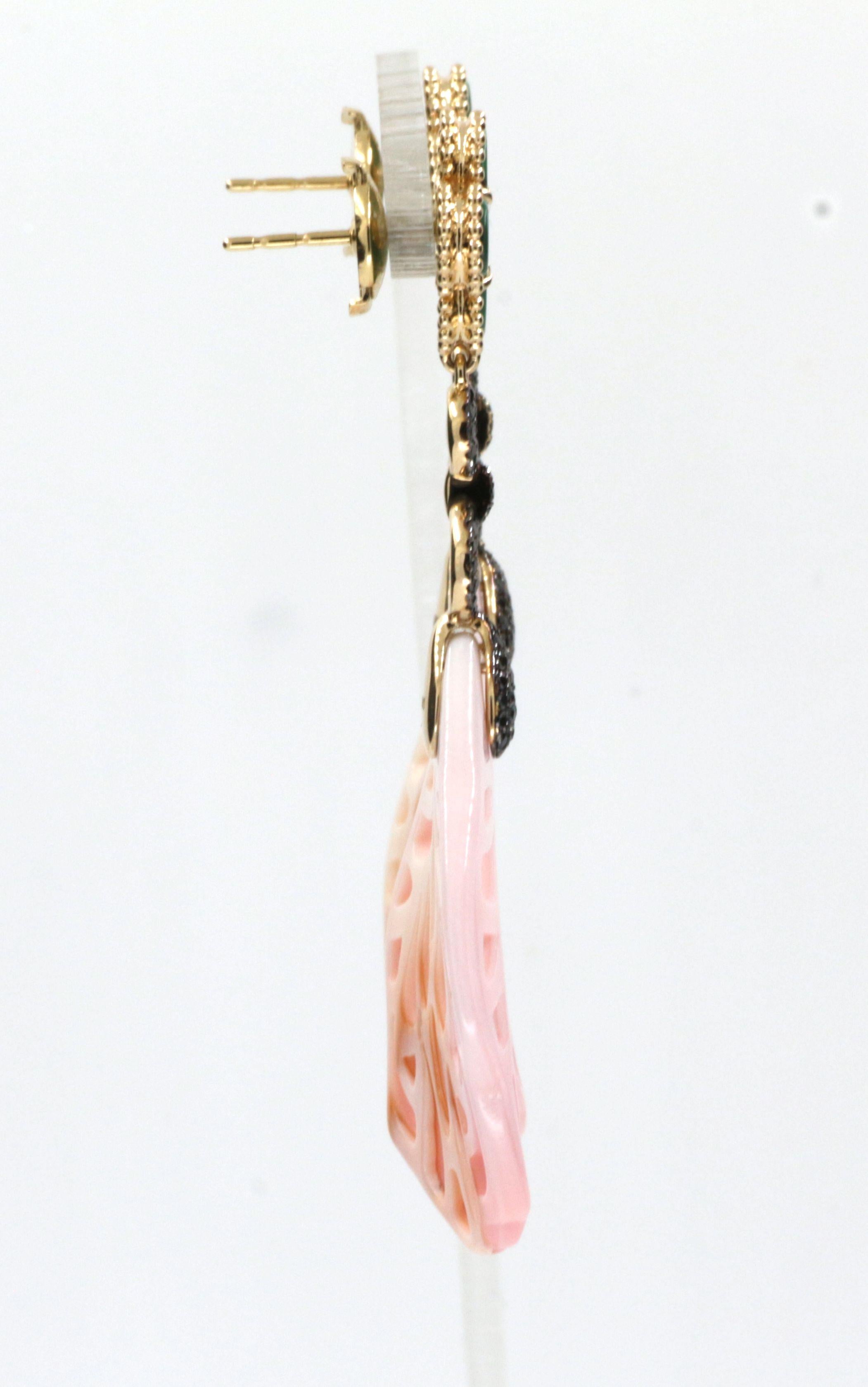 Malachite Black Diamonds Pink Shell Dangle Earrings in 14 Karat Yellow Gold In New Condition For Sale In Hong Kong, HK