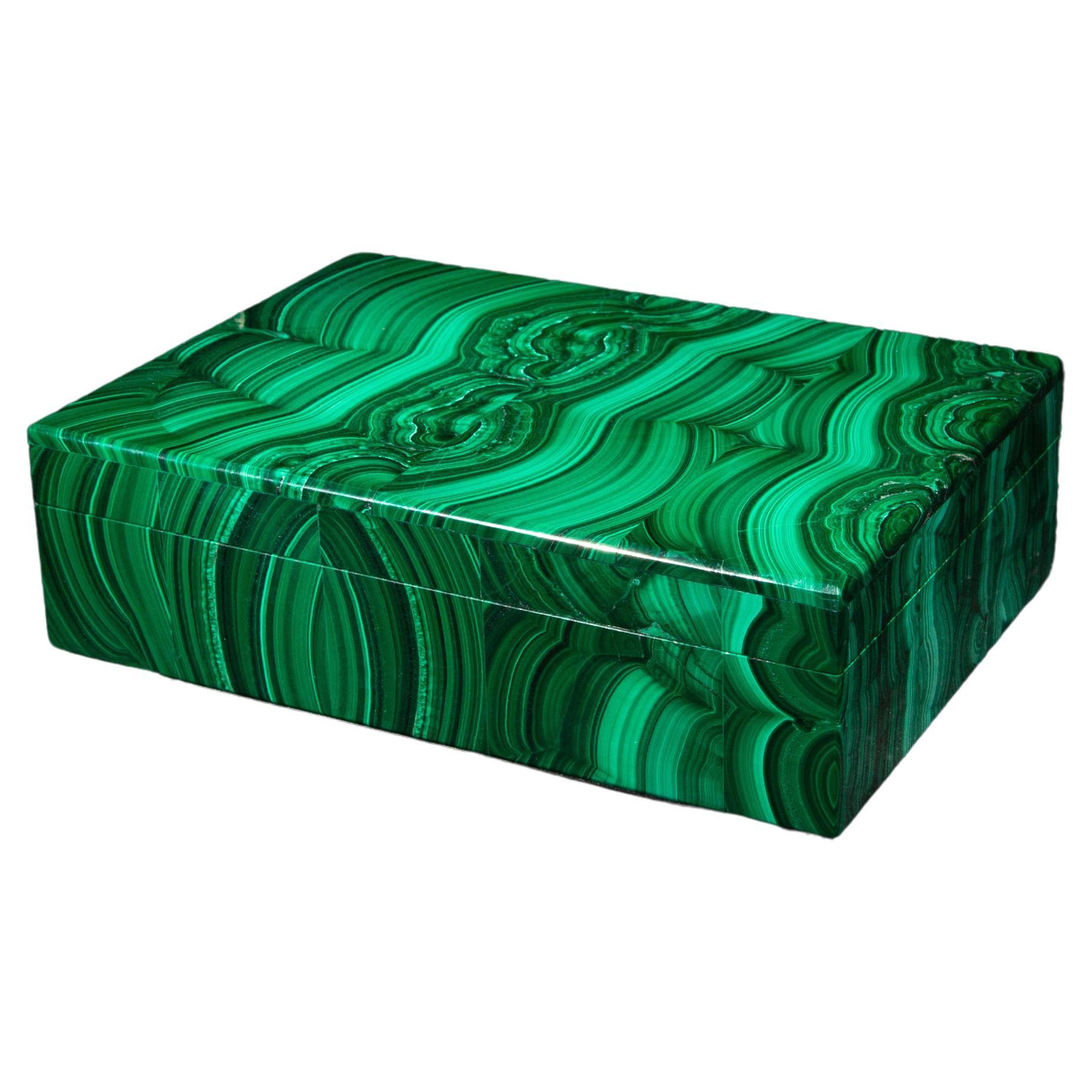 Boîte à charnière en malachite, 6" (en anglais) en vente