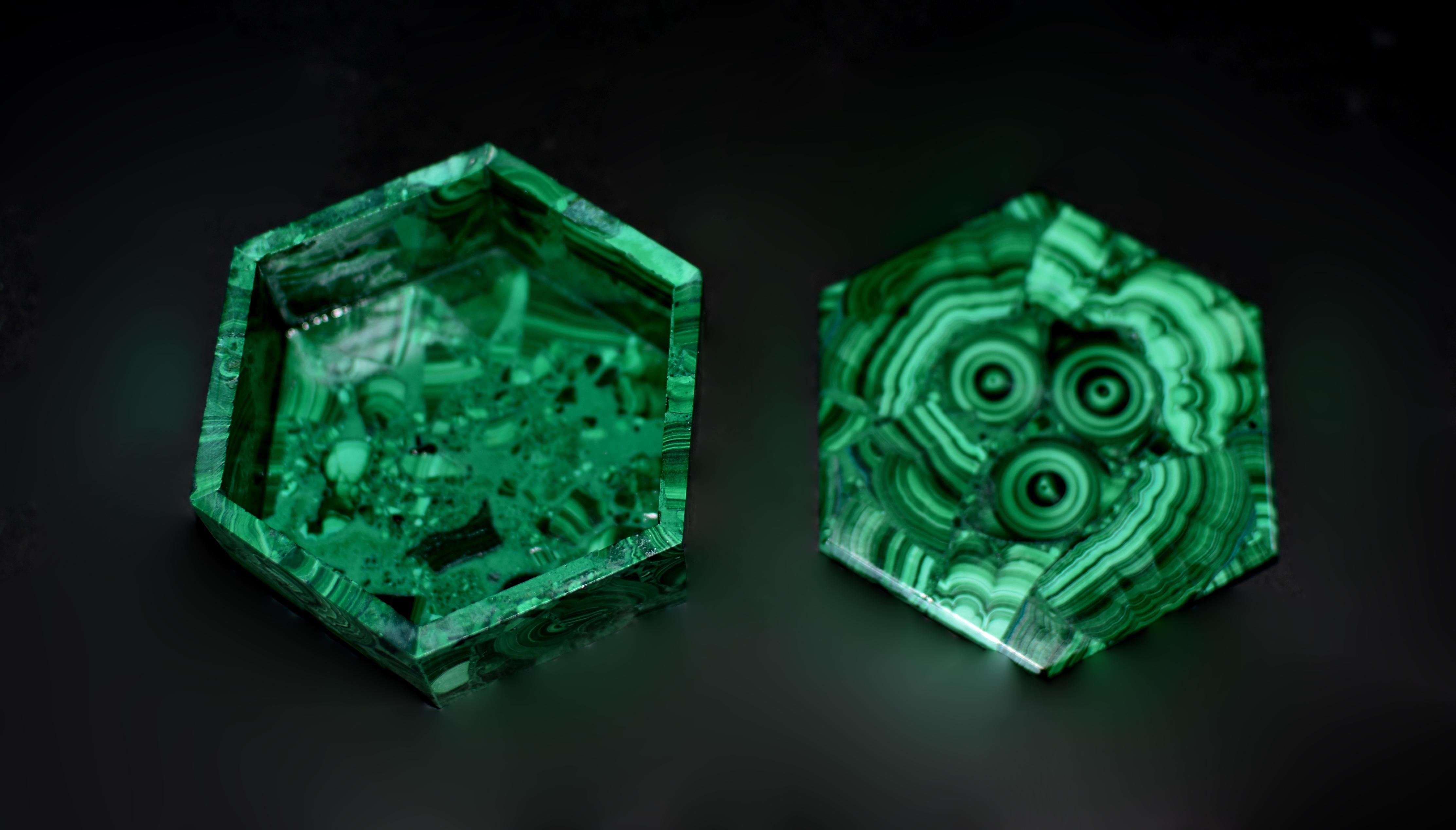 Malachite Box Bullseye Hexagon For Sale 4