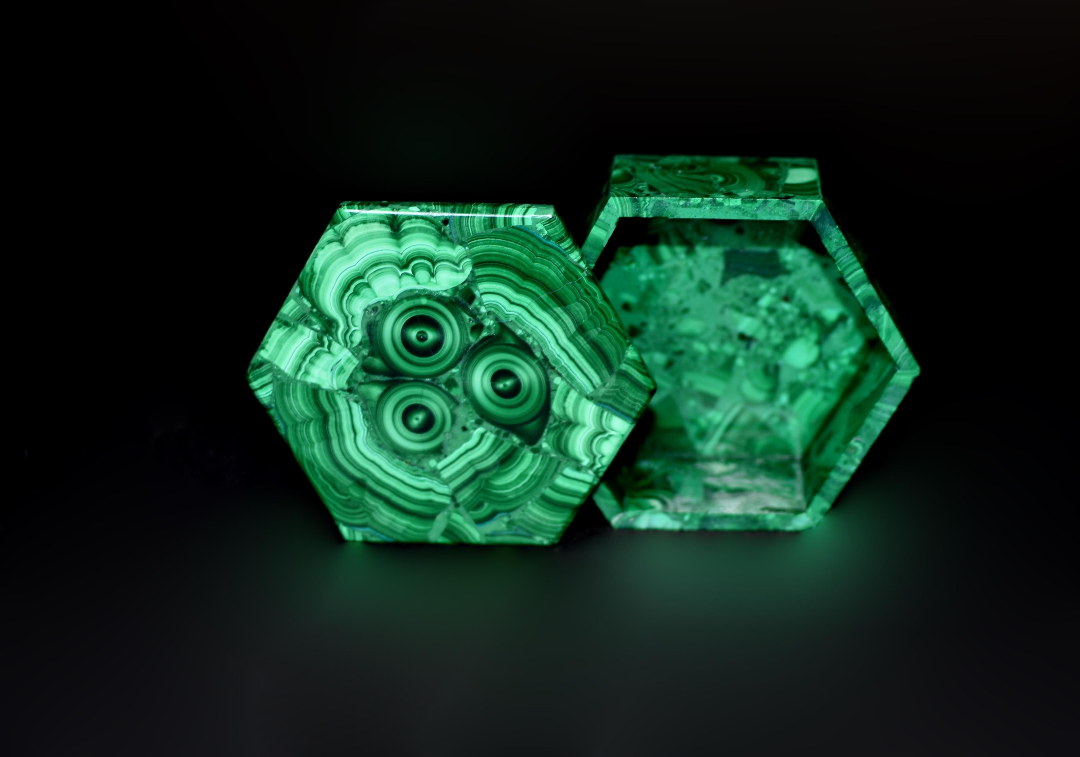 Malachite Box Bullseye Hexagon For Sale 1