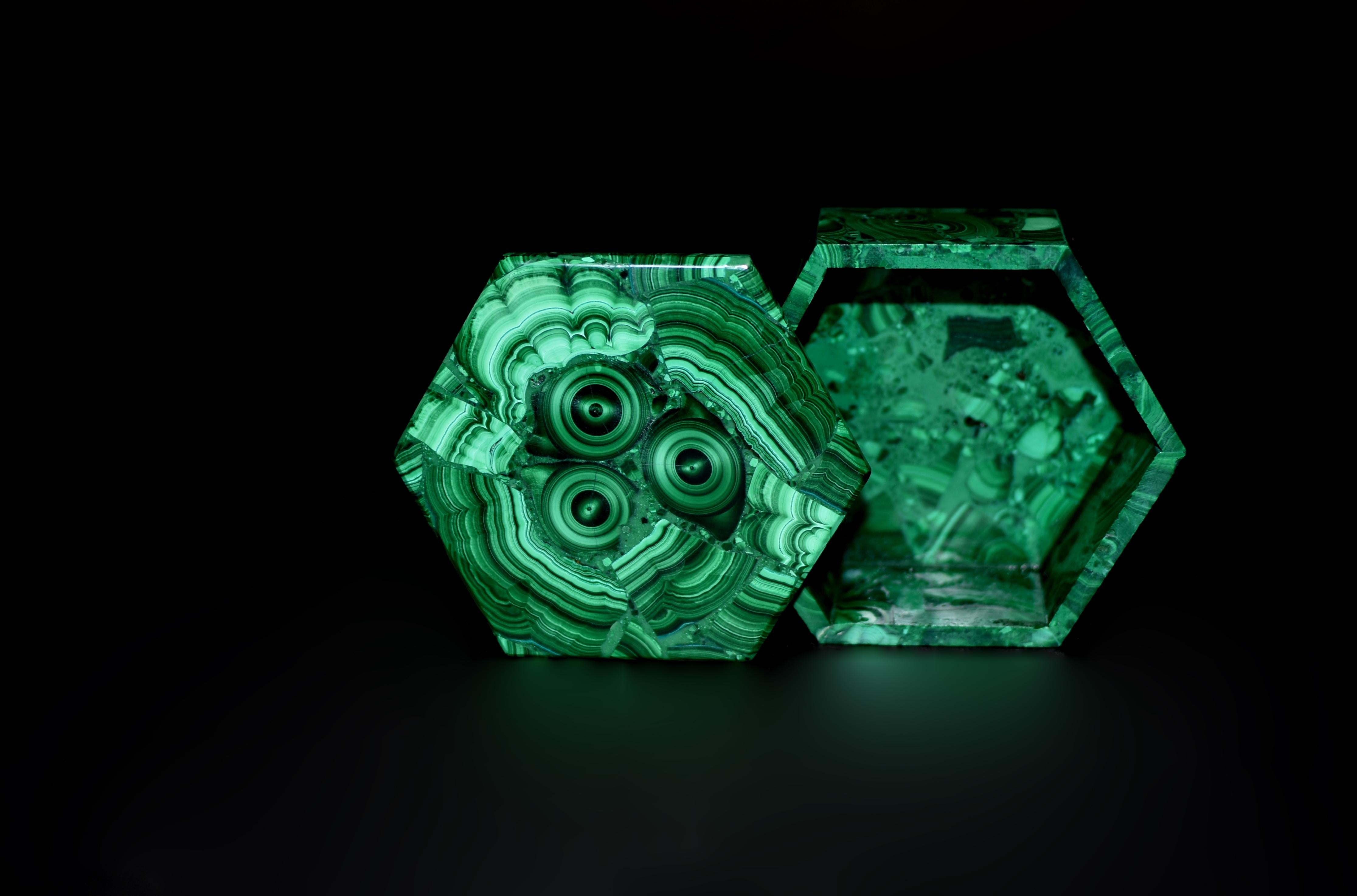 Malachite Box Bullseye Hexagon For Sale 2