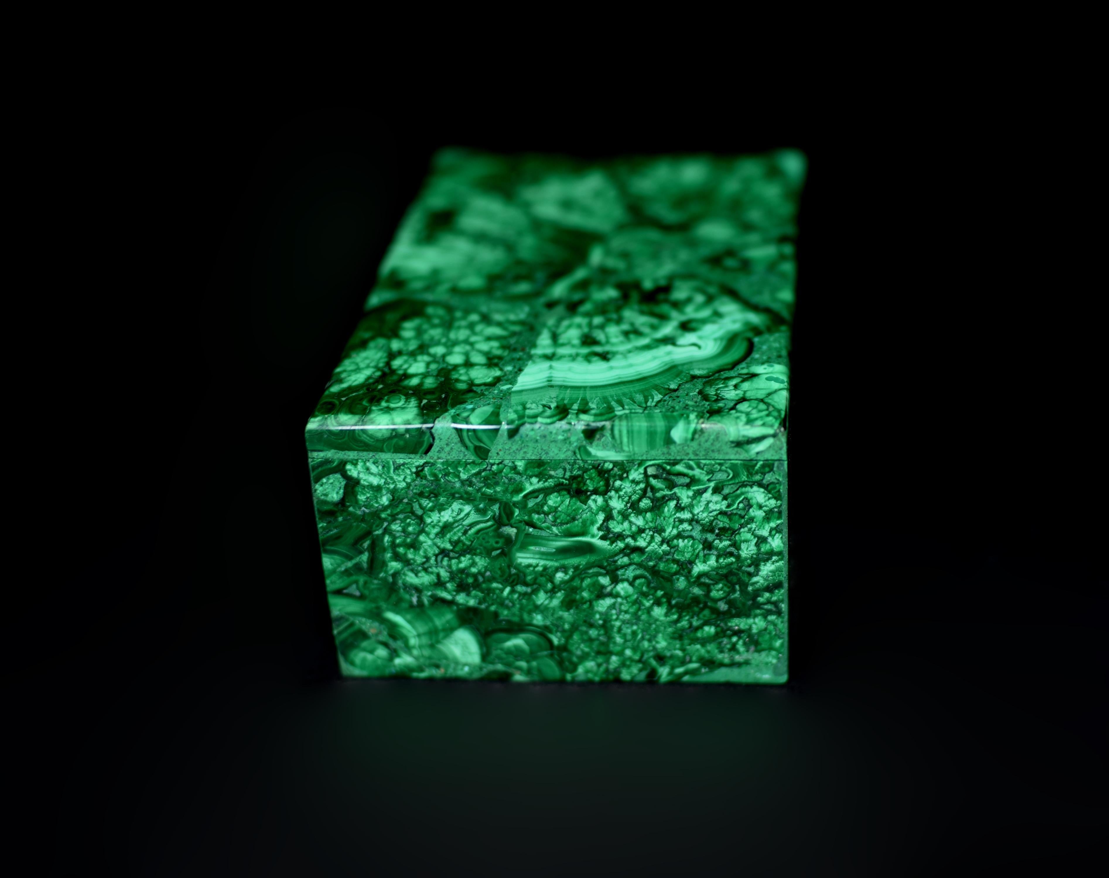 Malachite Box Gemstone Box Botanical Veins In Excellent Condition For Sale In Somis, CA