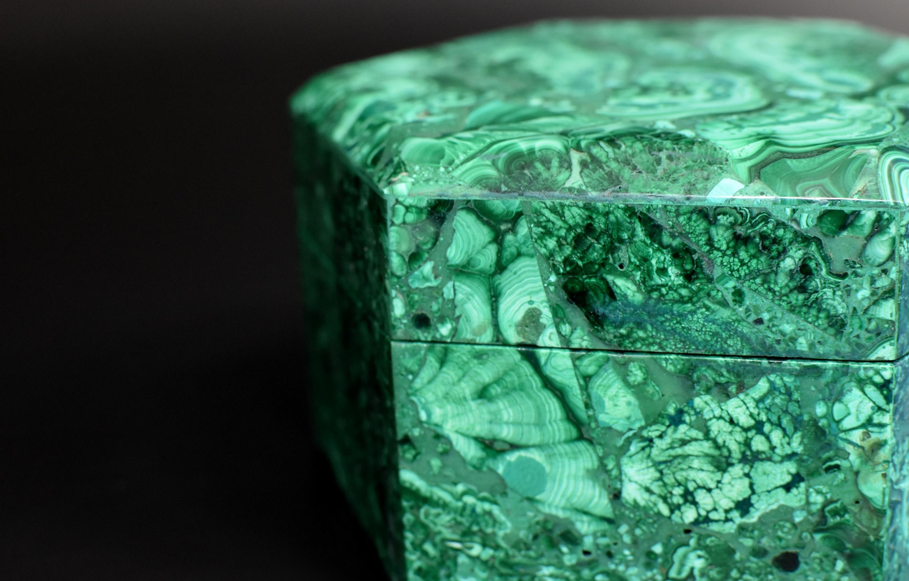 Malachite Box, Large, 2.76 lb, Natural Gemstone In Excellent Condition In Somis, CA