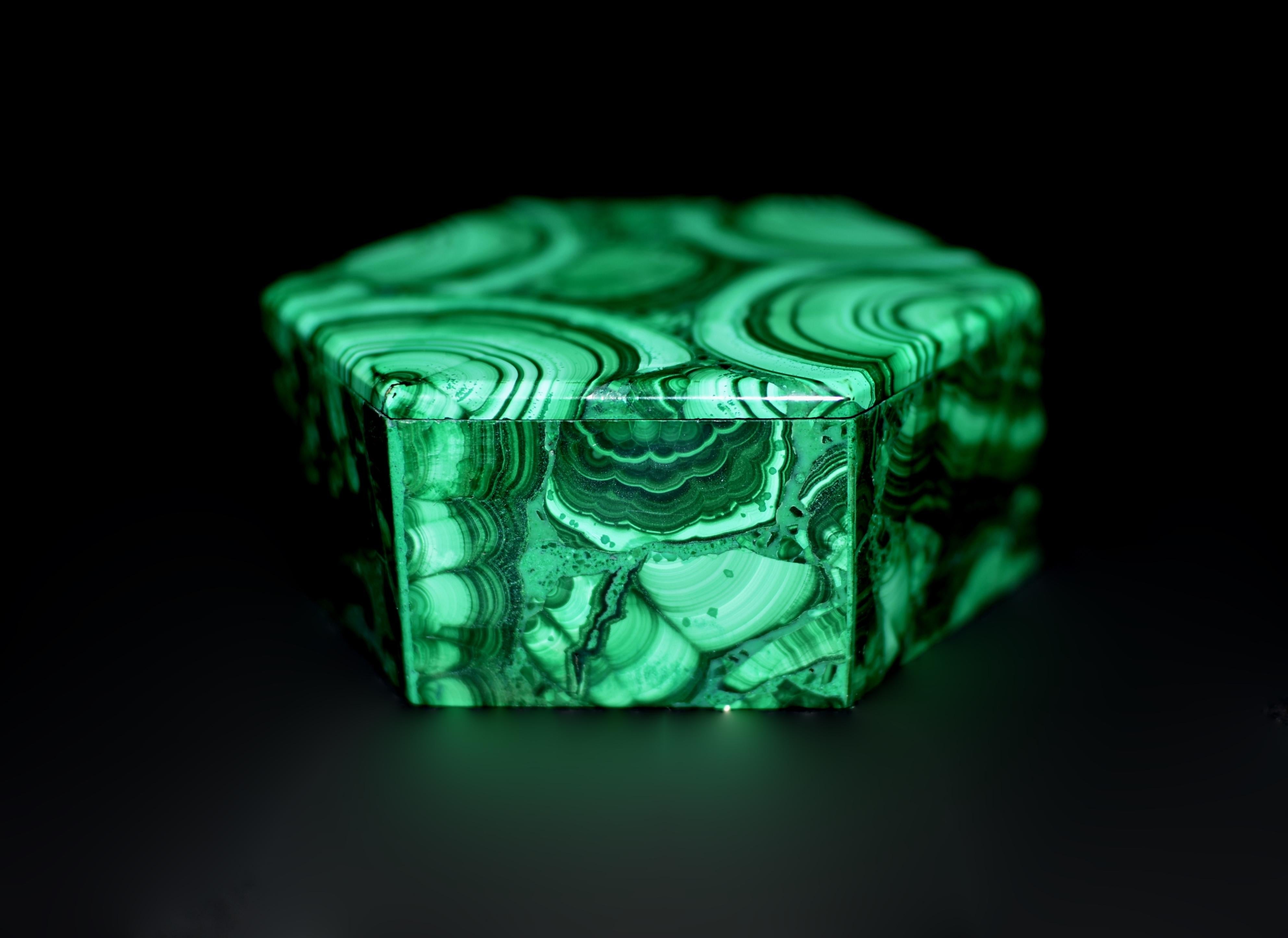 20th Century Malachite Box Turkey Tail Hexagonal Box For Sale