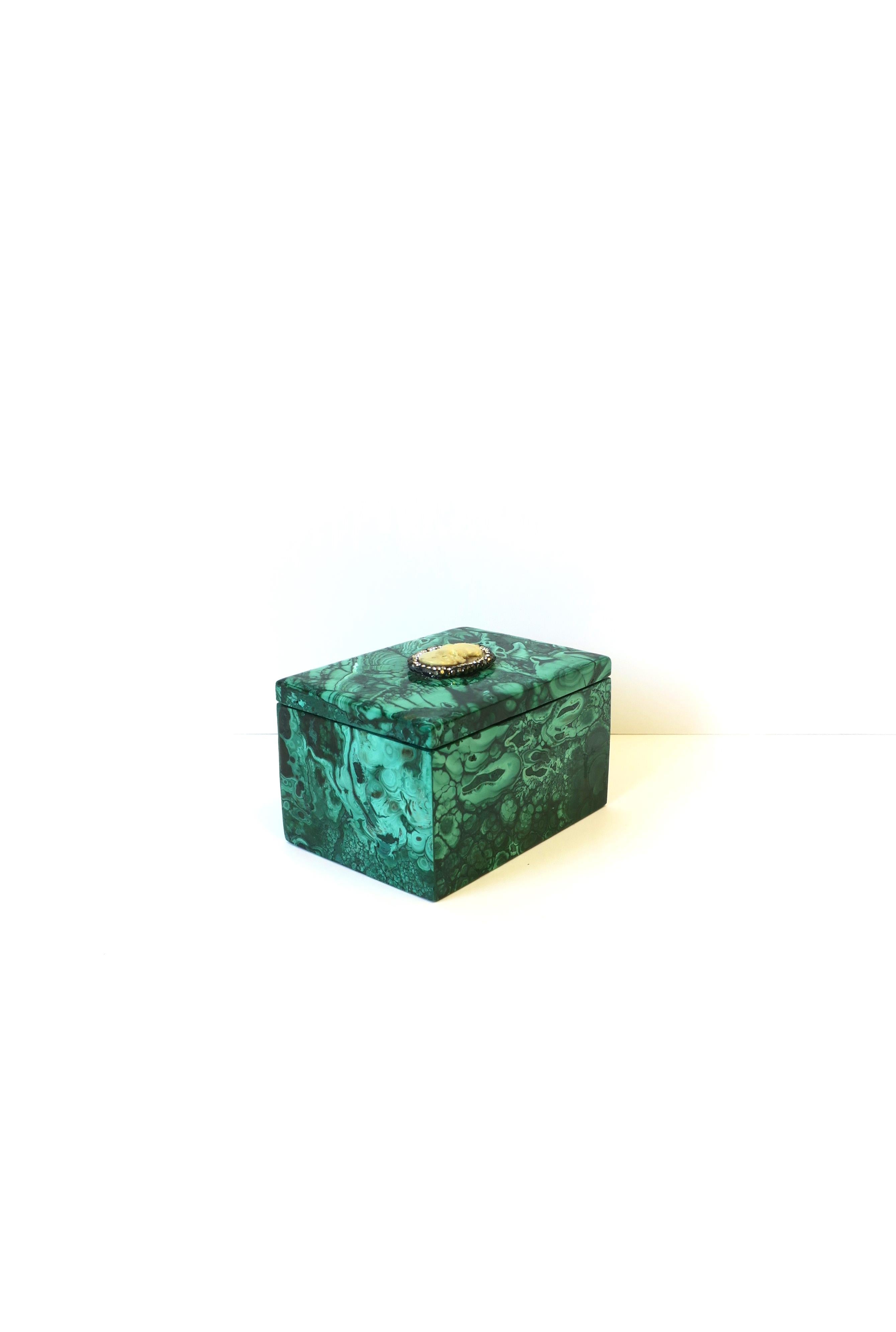 Neoclassical Malachite Jewelry Box with Cameo Design For Sale