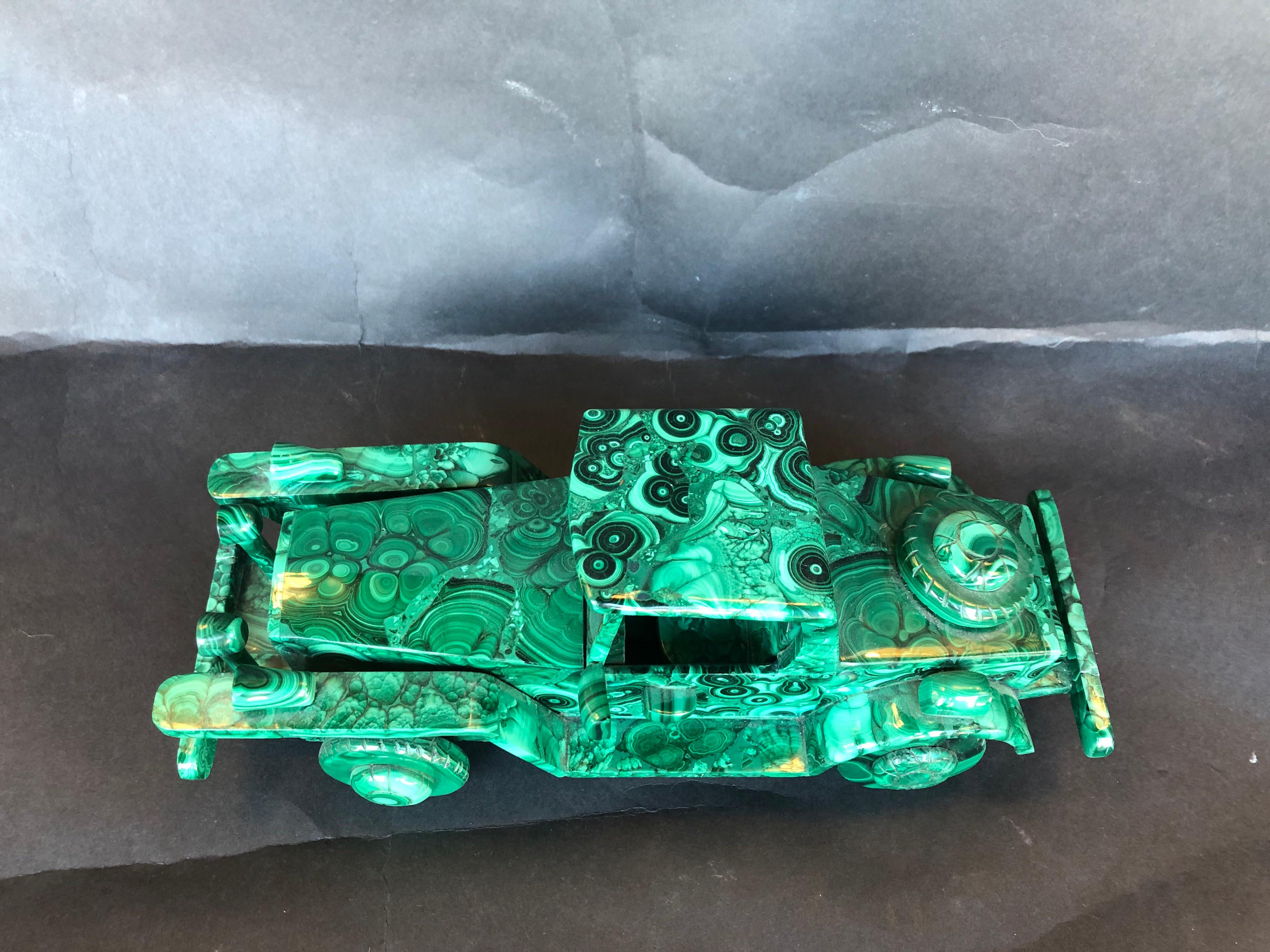 Malachite Voiture en malachite en vente