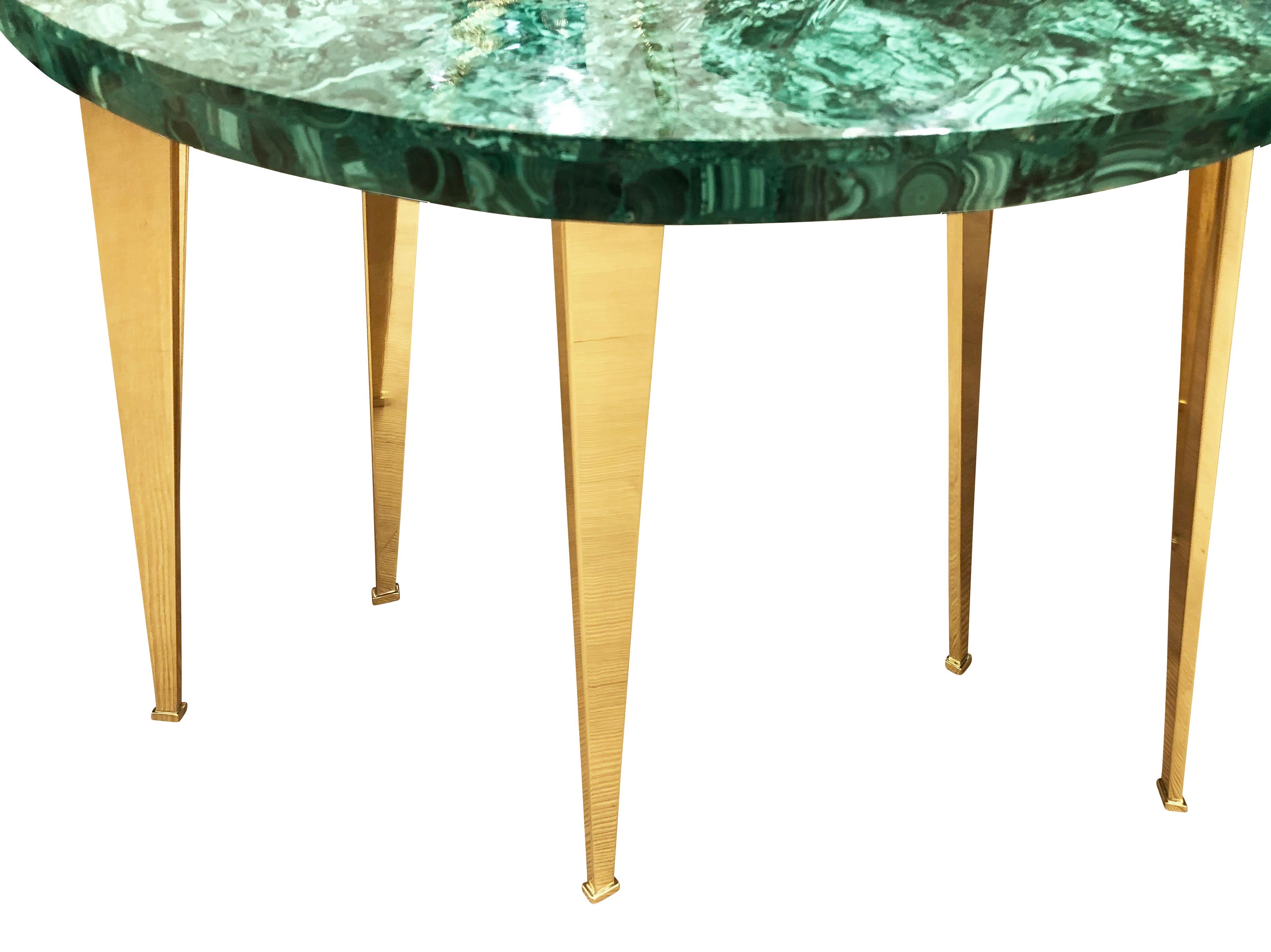 Mesa baja o auxiliar de malaquita Italiano en venta