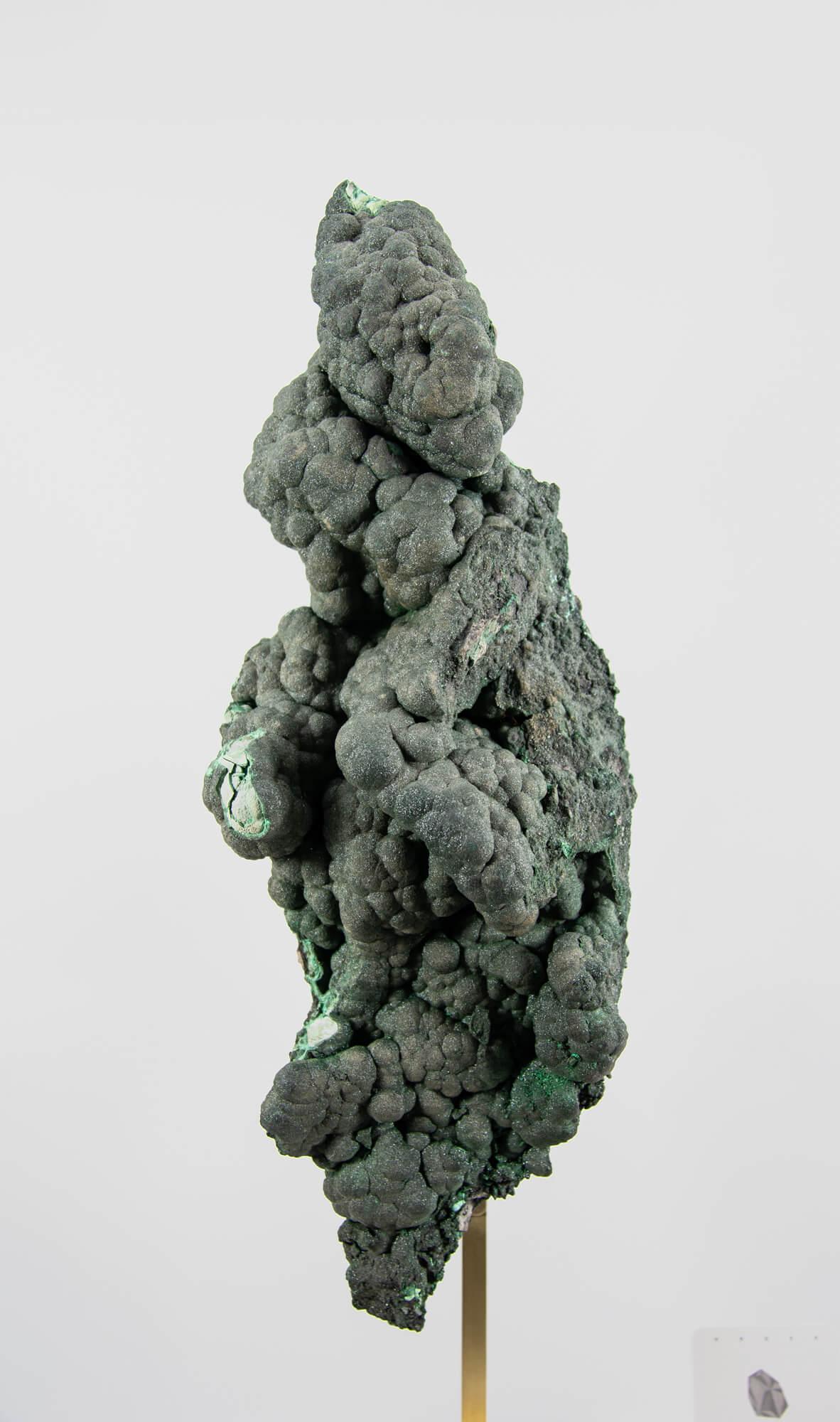 Ottone Cristallo di malachite con supporto in ottone in vendita