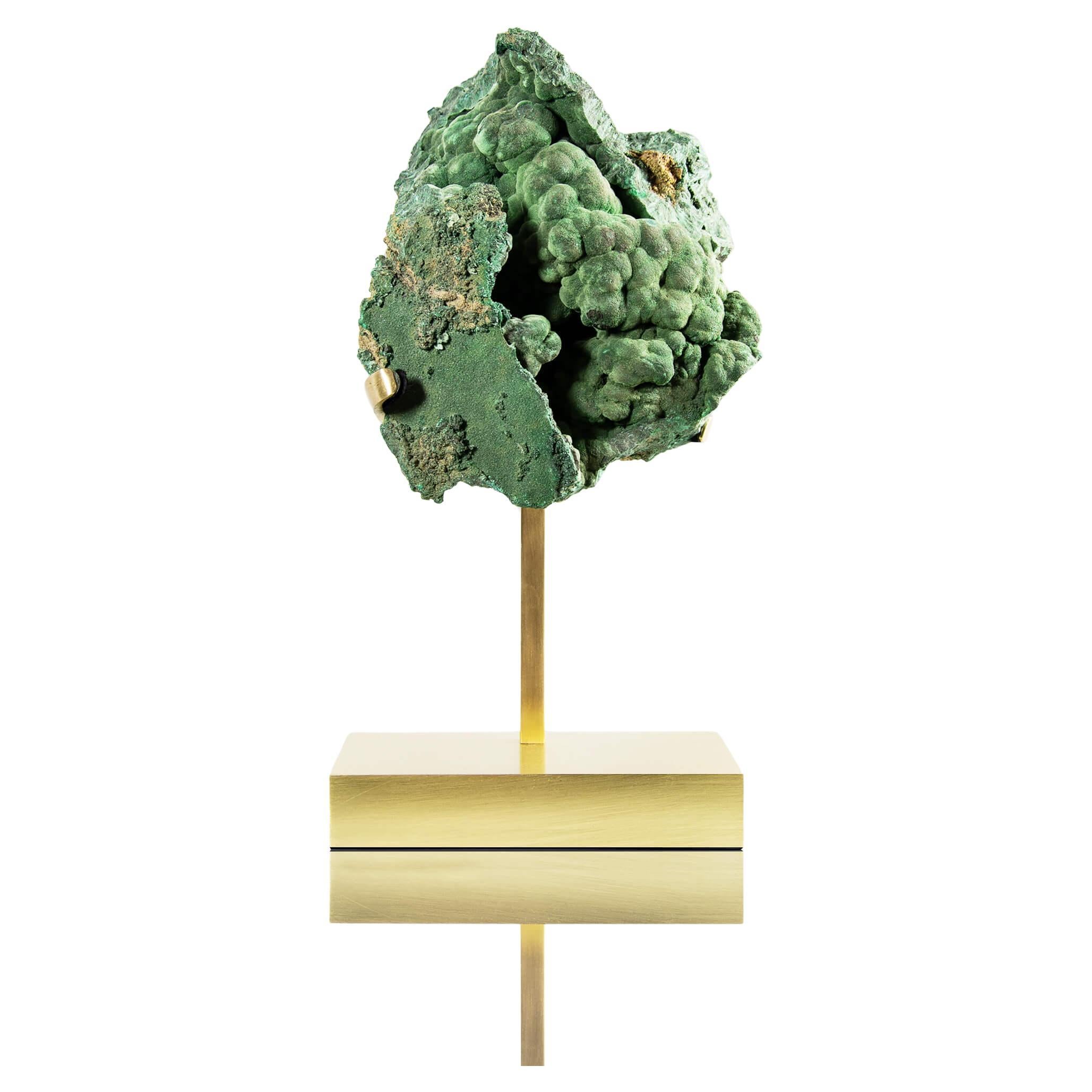 Cristallo di malachite con supporto in ottone