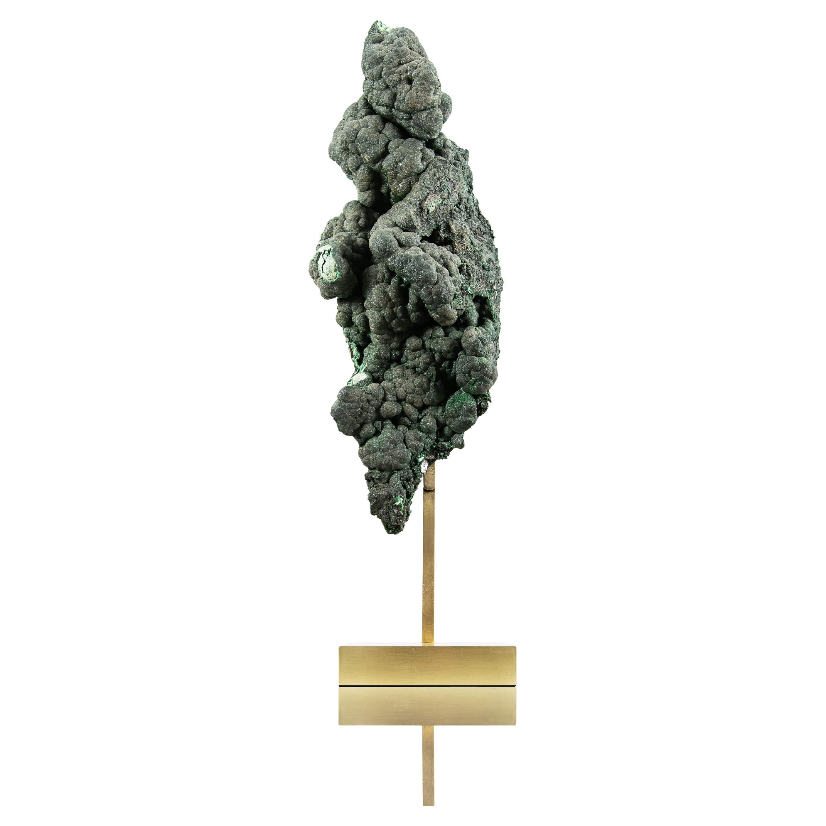 Cristallo di malachite con supporto in ottone