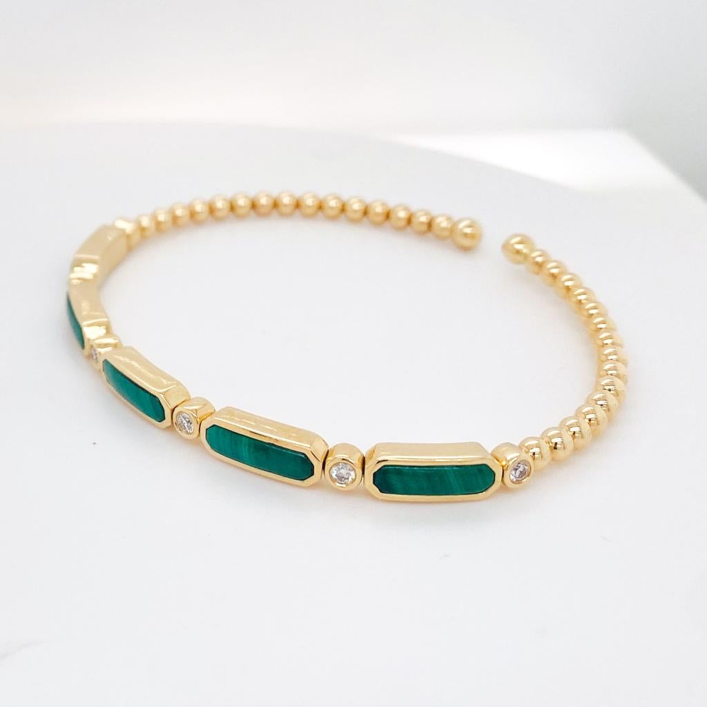 Contemporain Bracelet jonc Flex géométrique en or jaune 14 carats serti de diamants et de malachite BG4940 en vente
